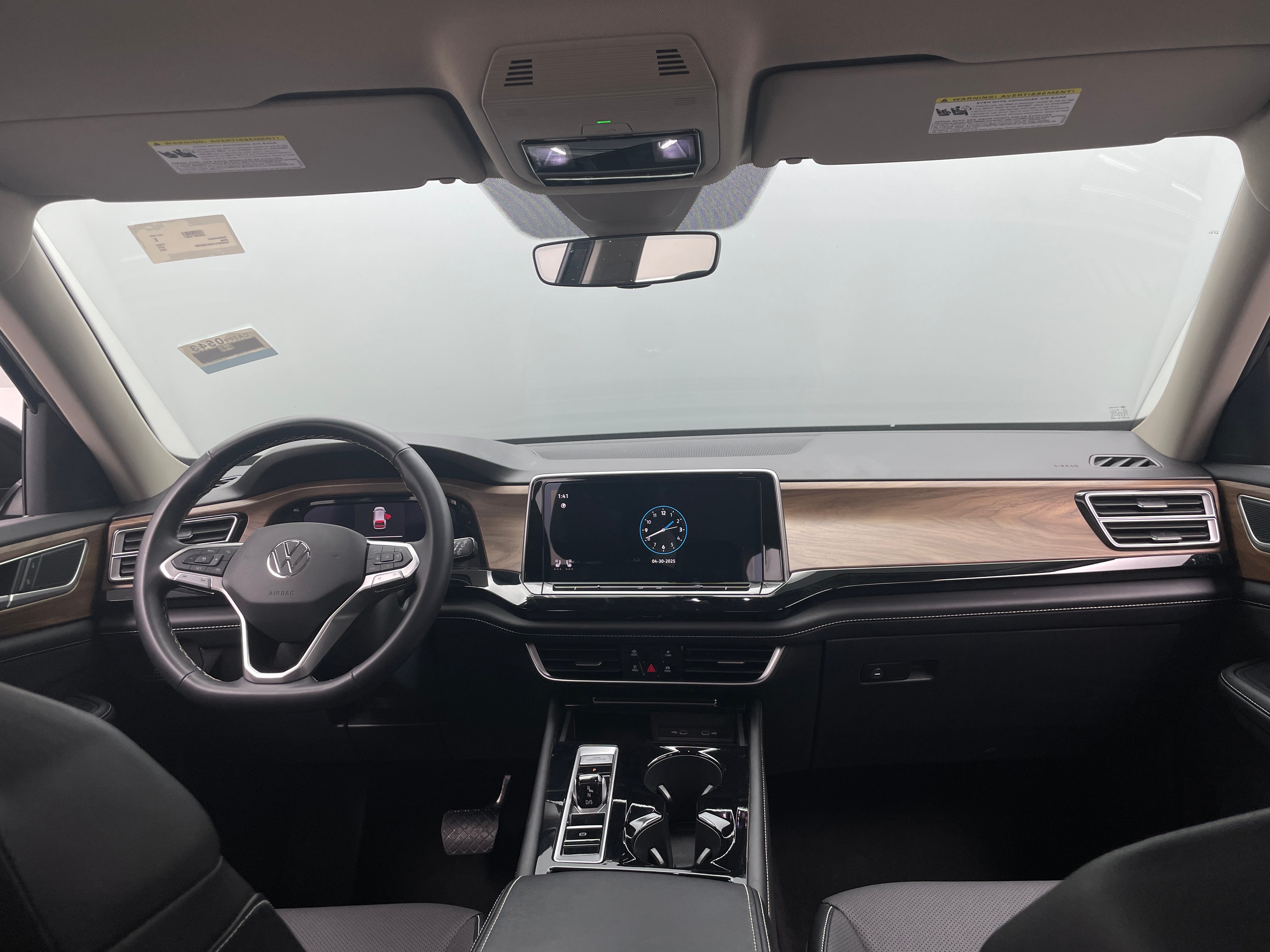 2024 Volkswagen Atlas SE 2