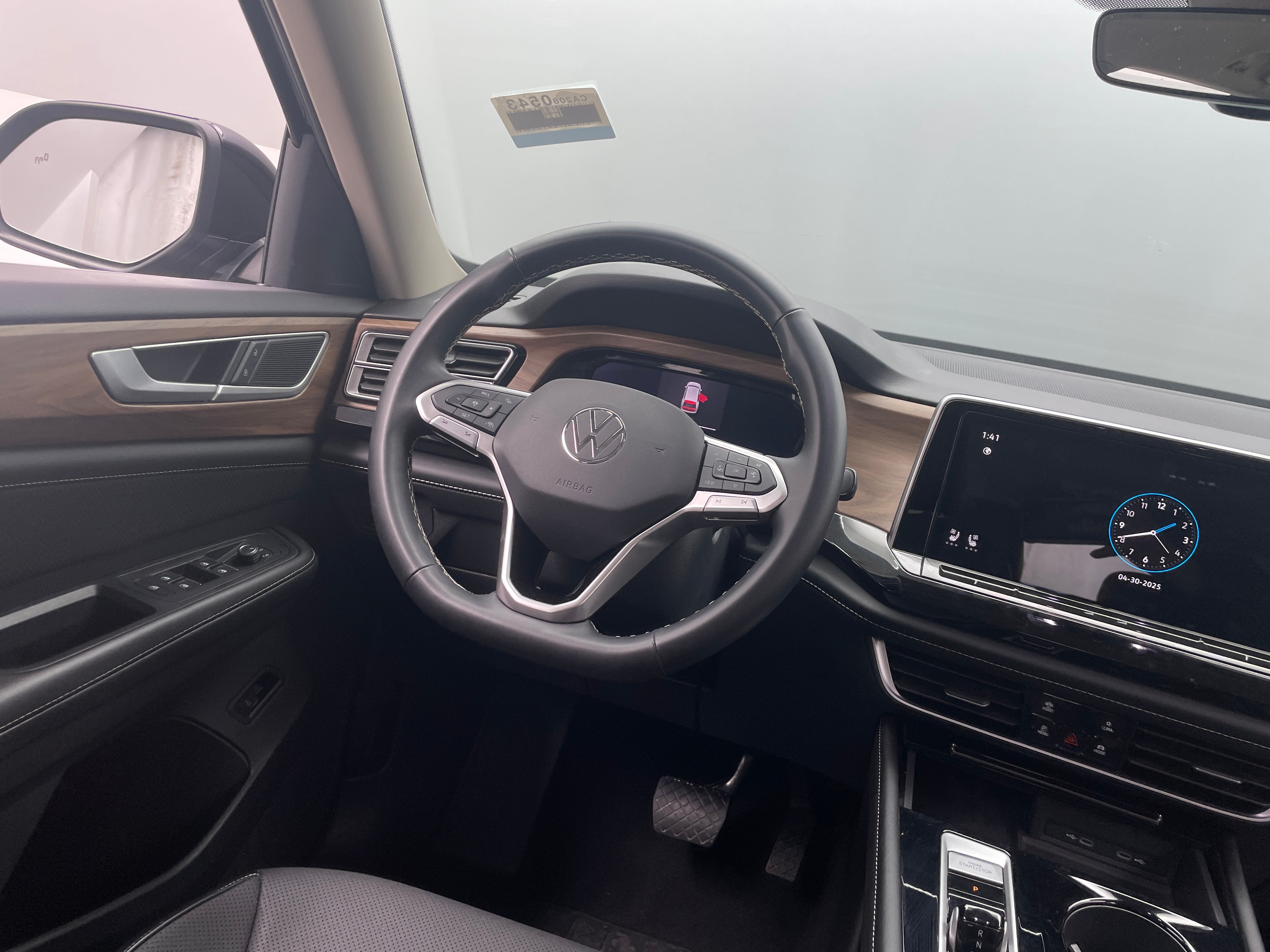 2024 Volkswagen Atlas SE 4