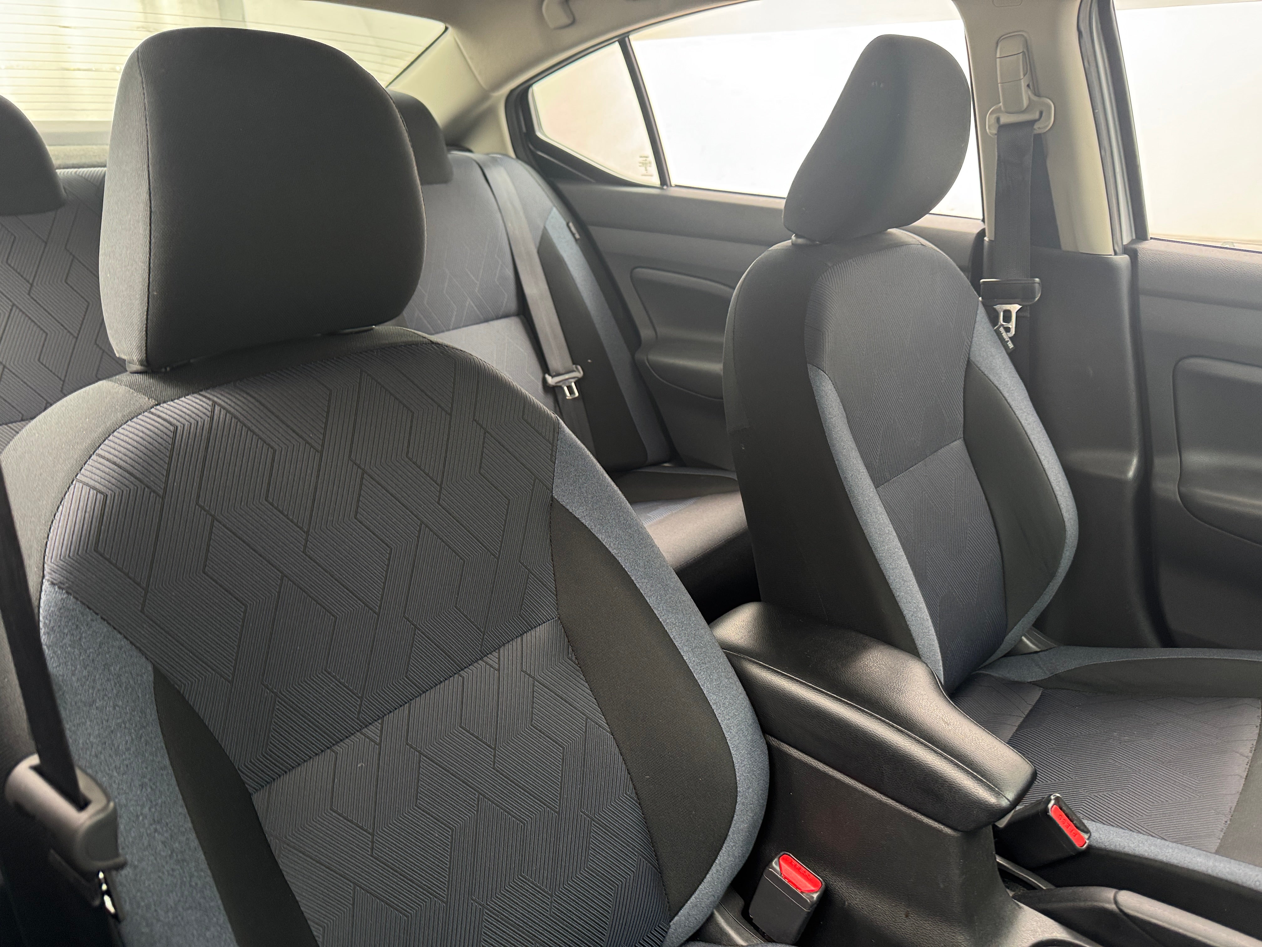 2023 Nissan Versa SV 2