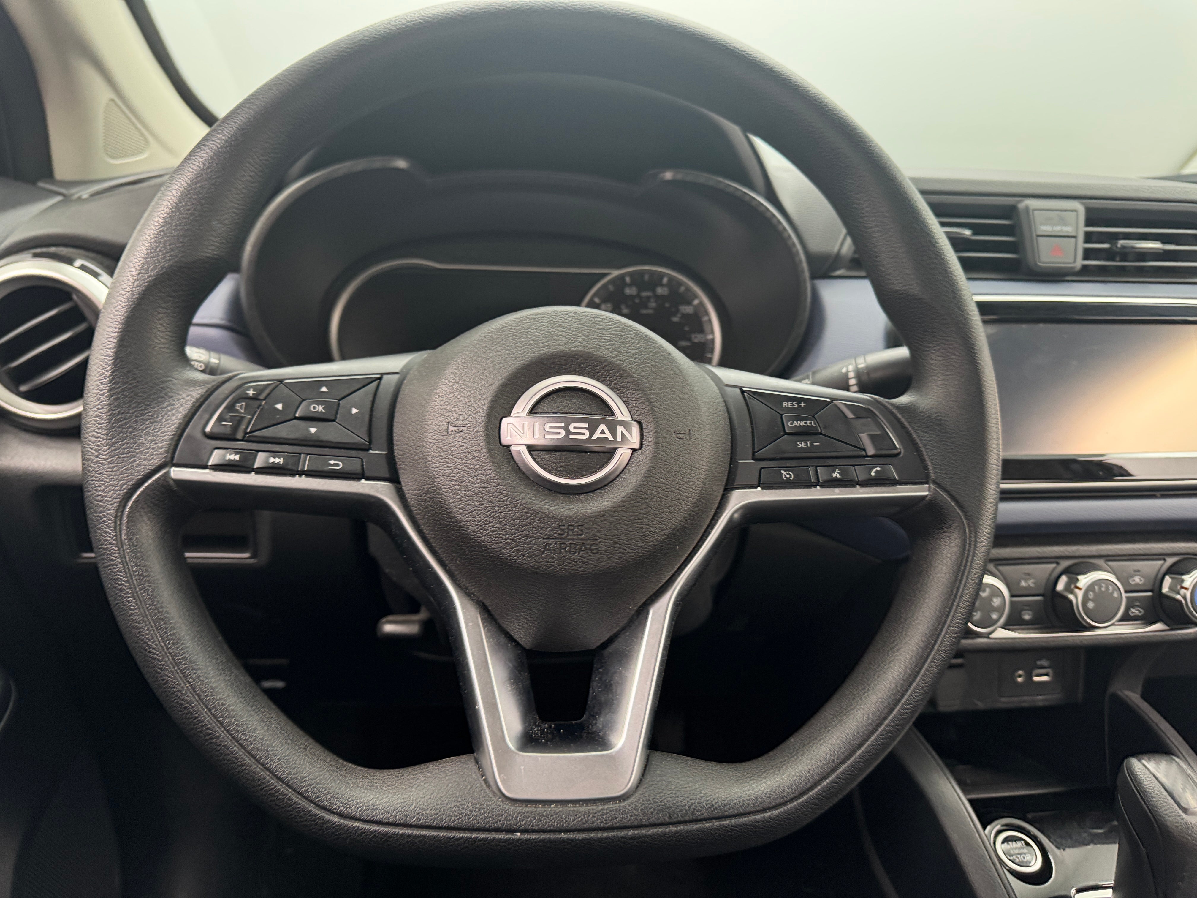 2023 Nissan Versa SV 5