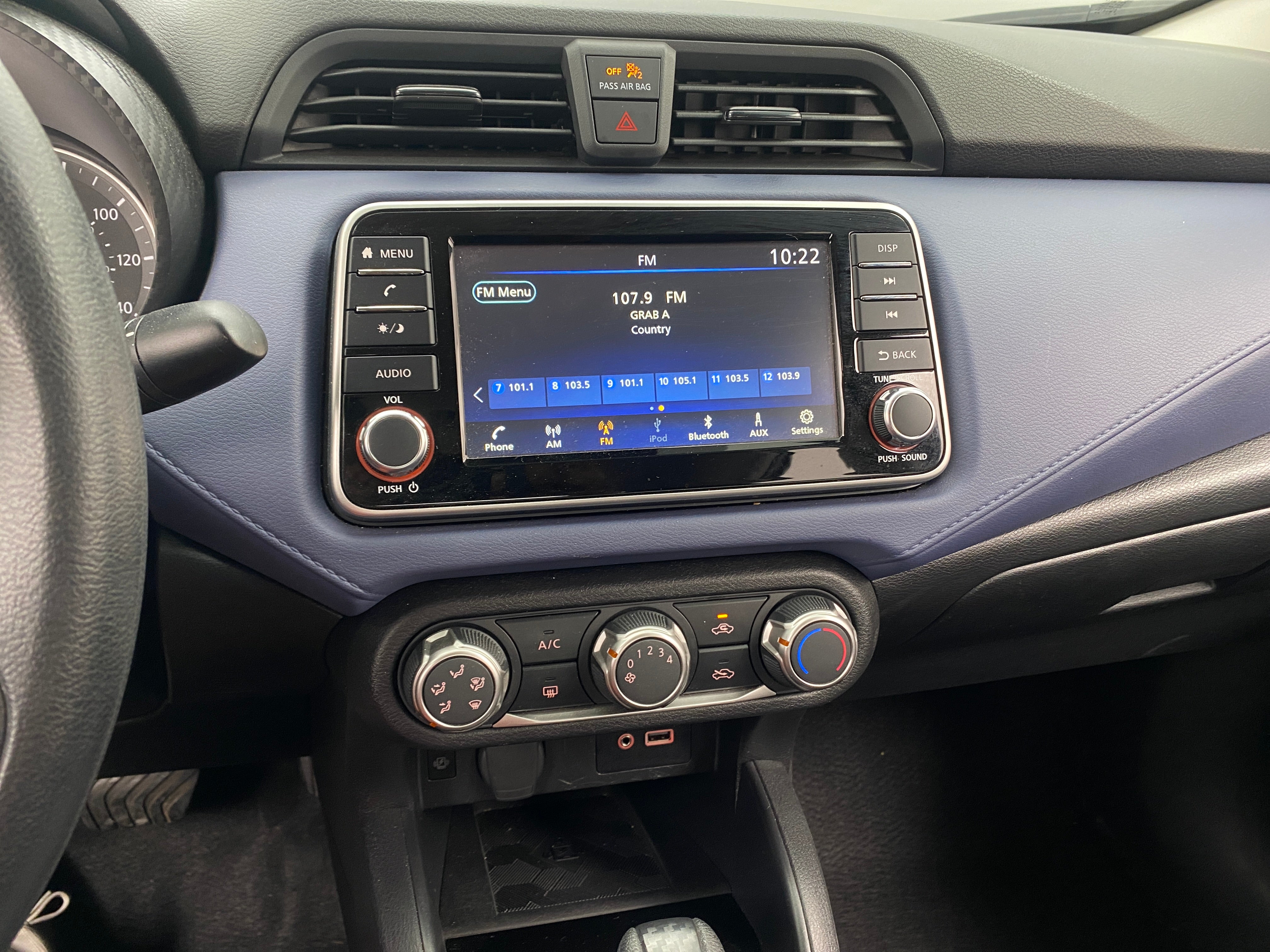 2023 Nissan Versa SV 4
