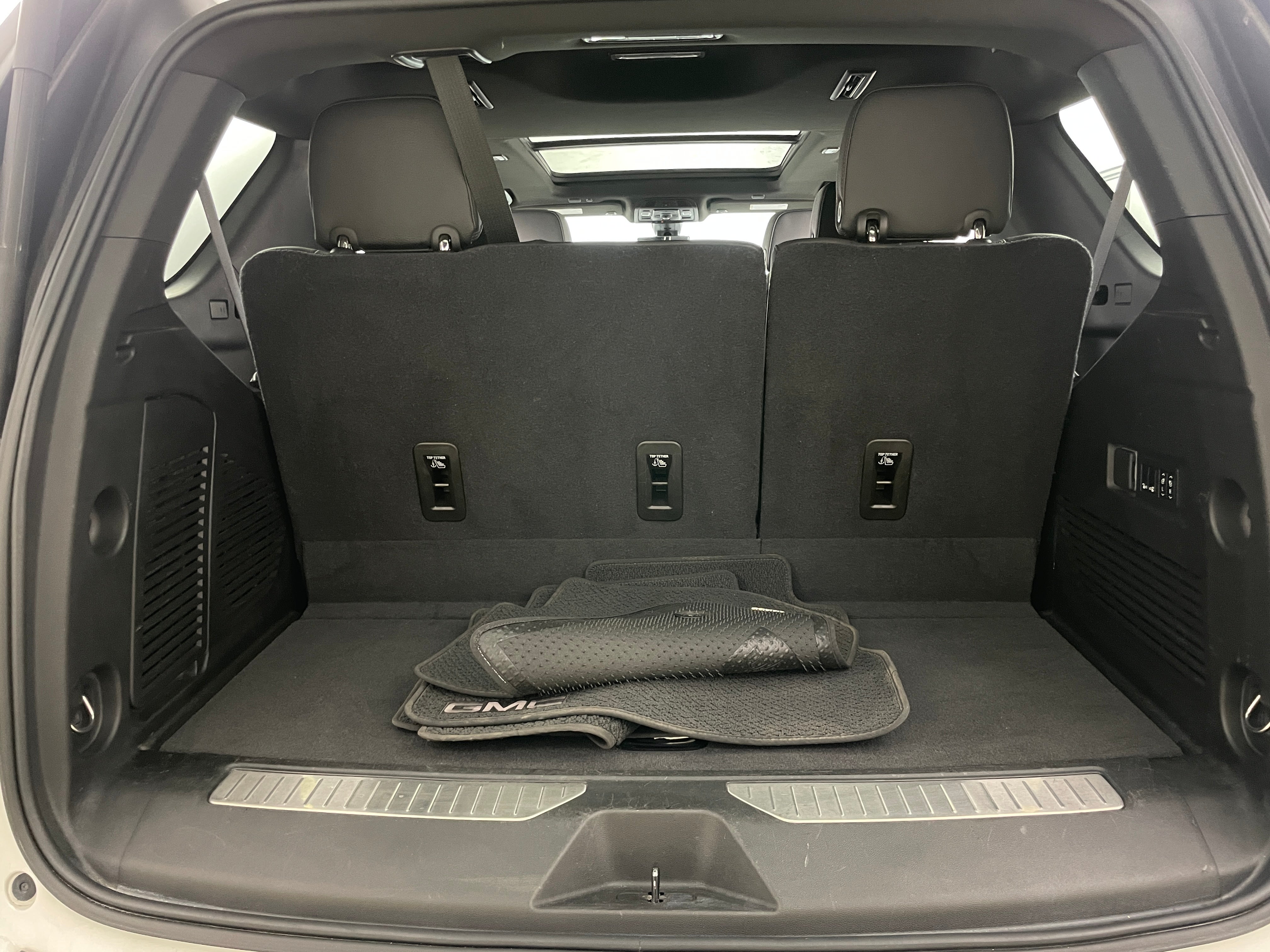 2021 GMC Yukon Denali 6