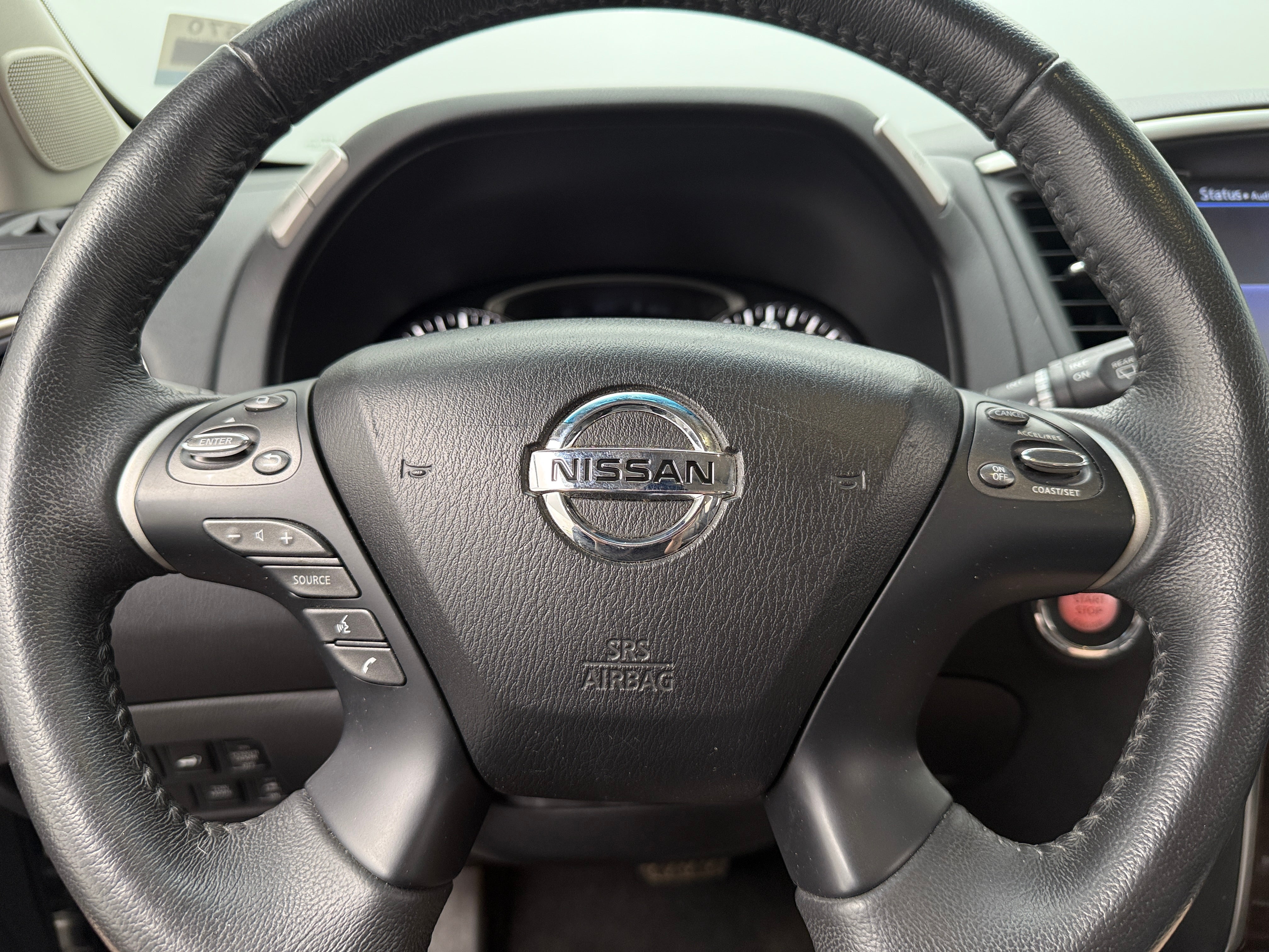 2015 Nissan Pathfinder SL 4