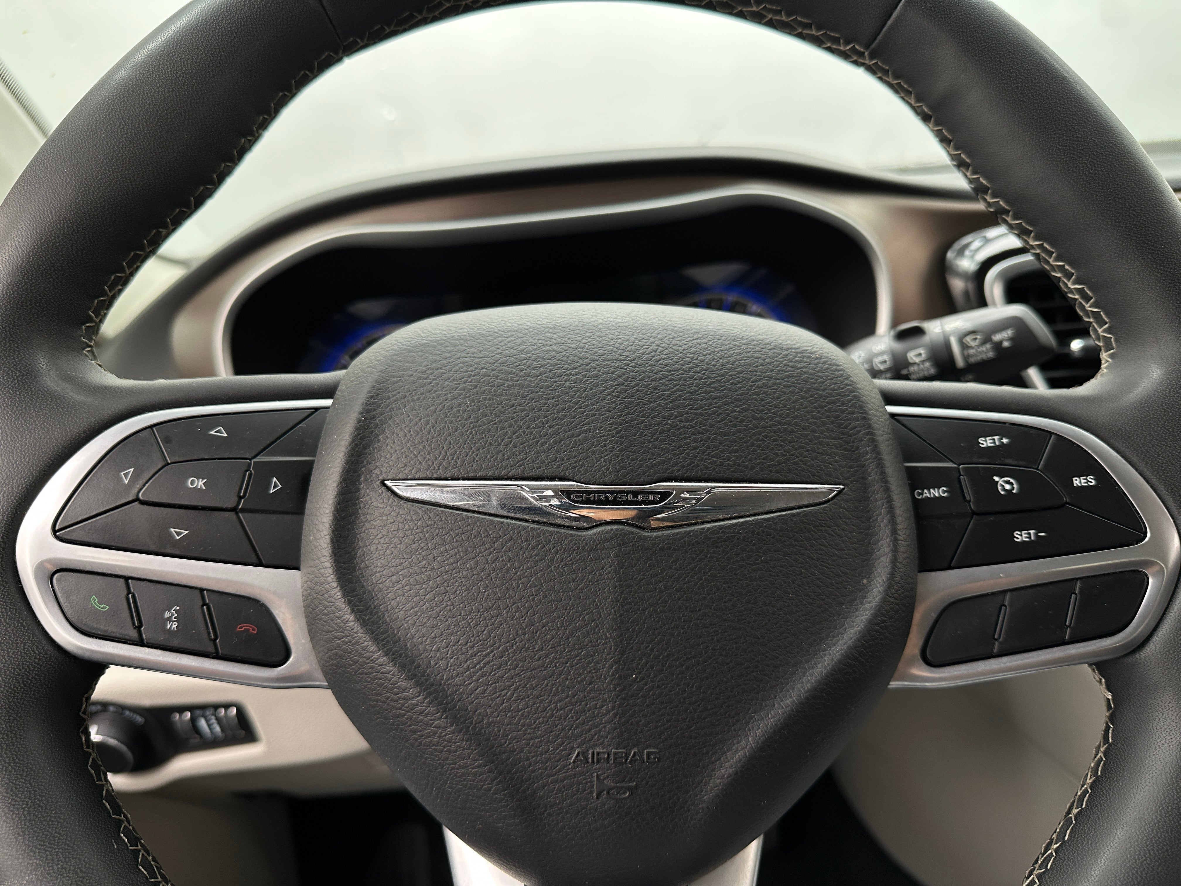 2022 Chrysler Voyager LX 5