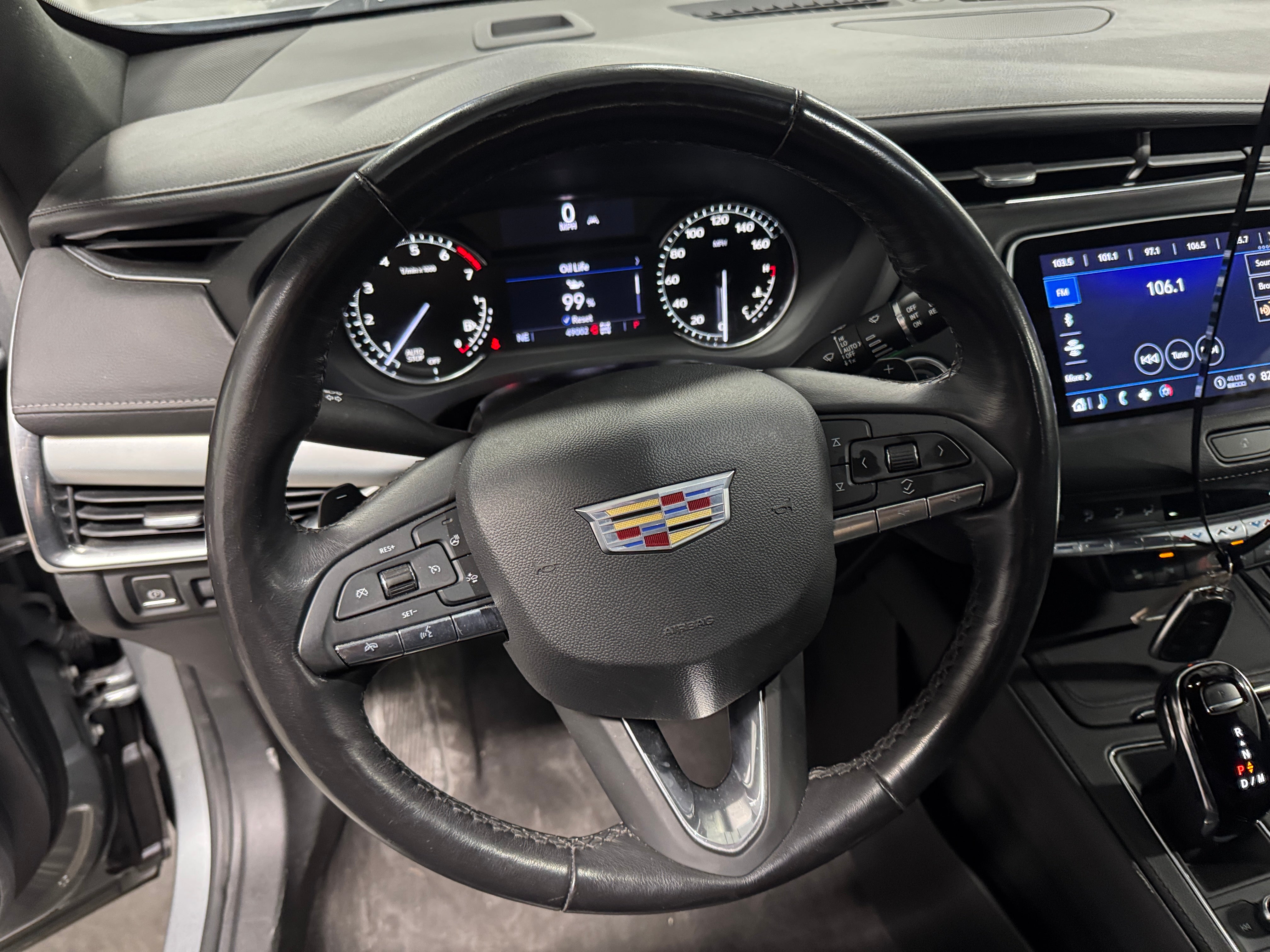 2023 Cadillac XT4 Premium Luxury 4
