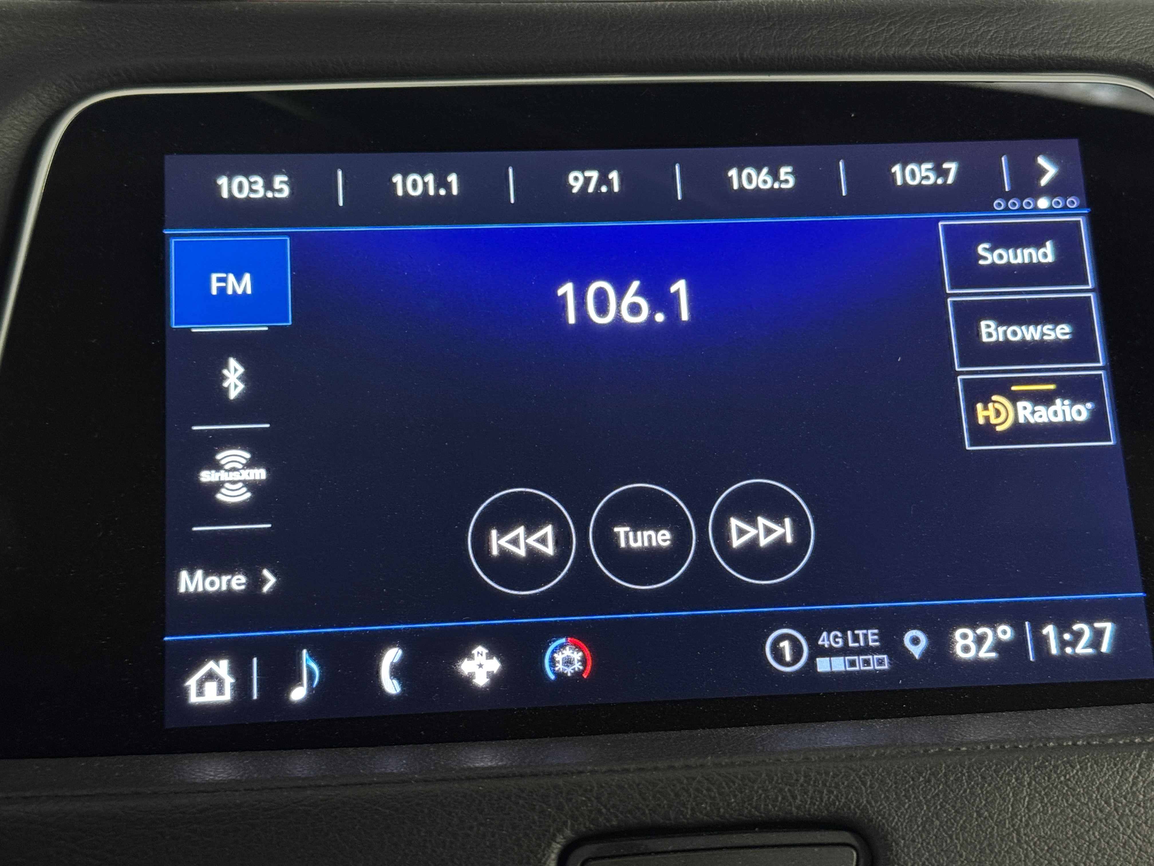 2023 Cadillac XT4 Premium Luxury 3