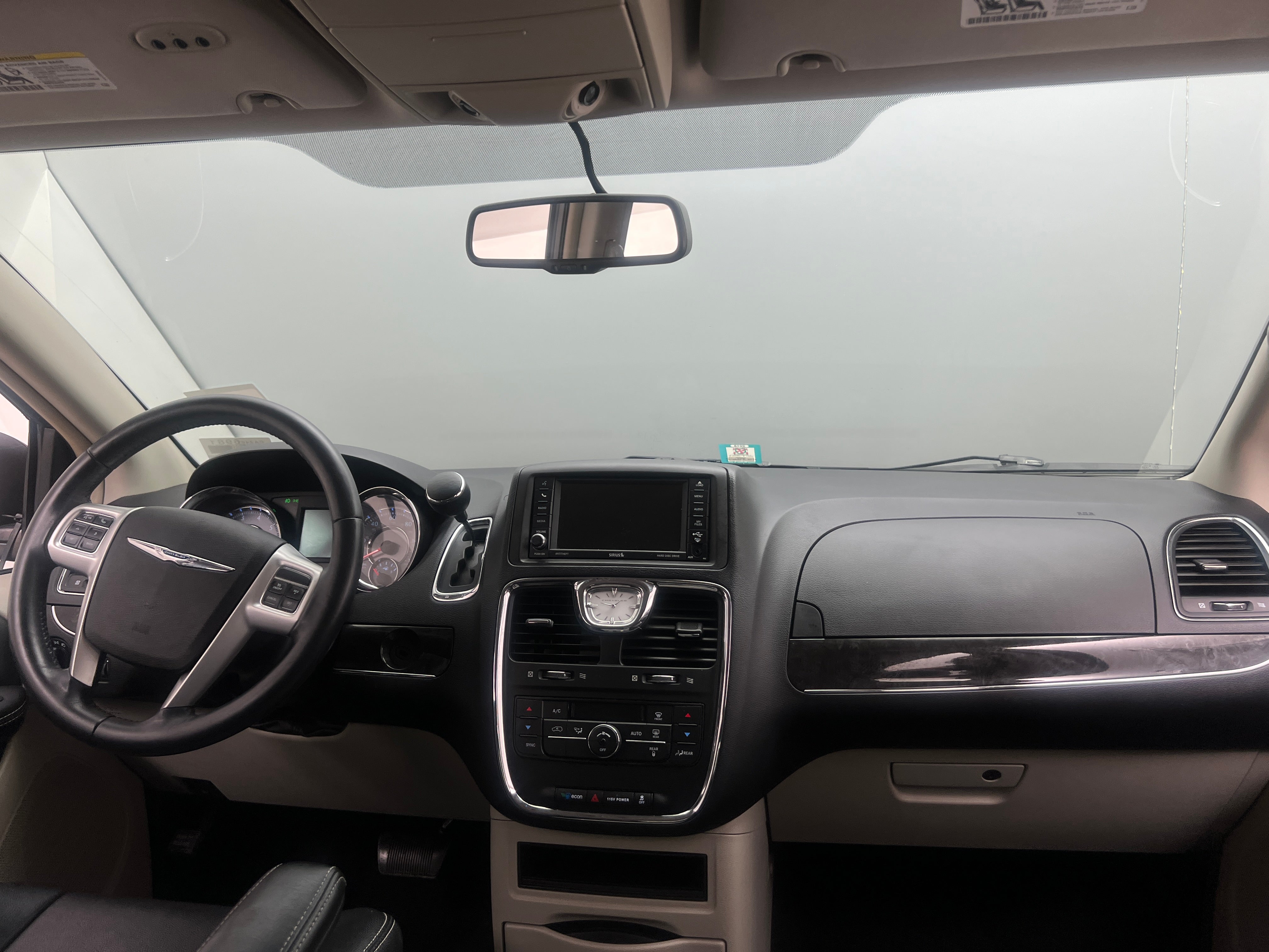 2015 Chrysler Town & Country Touring 2