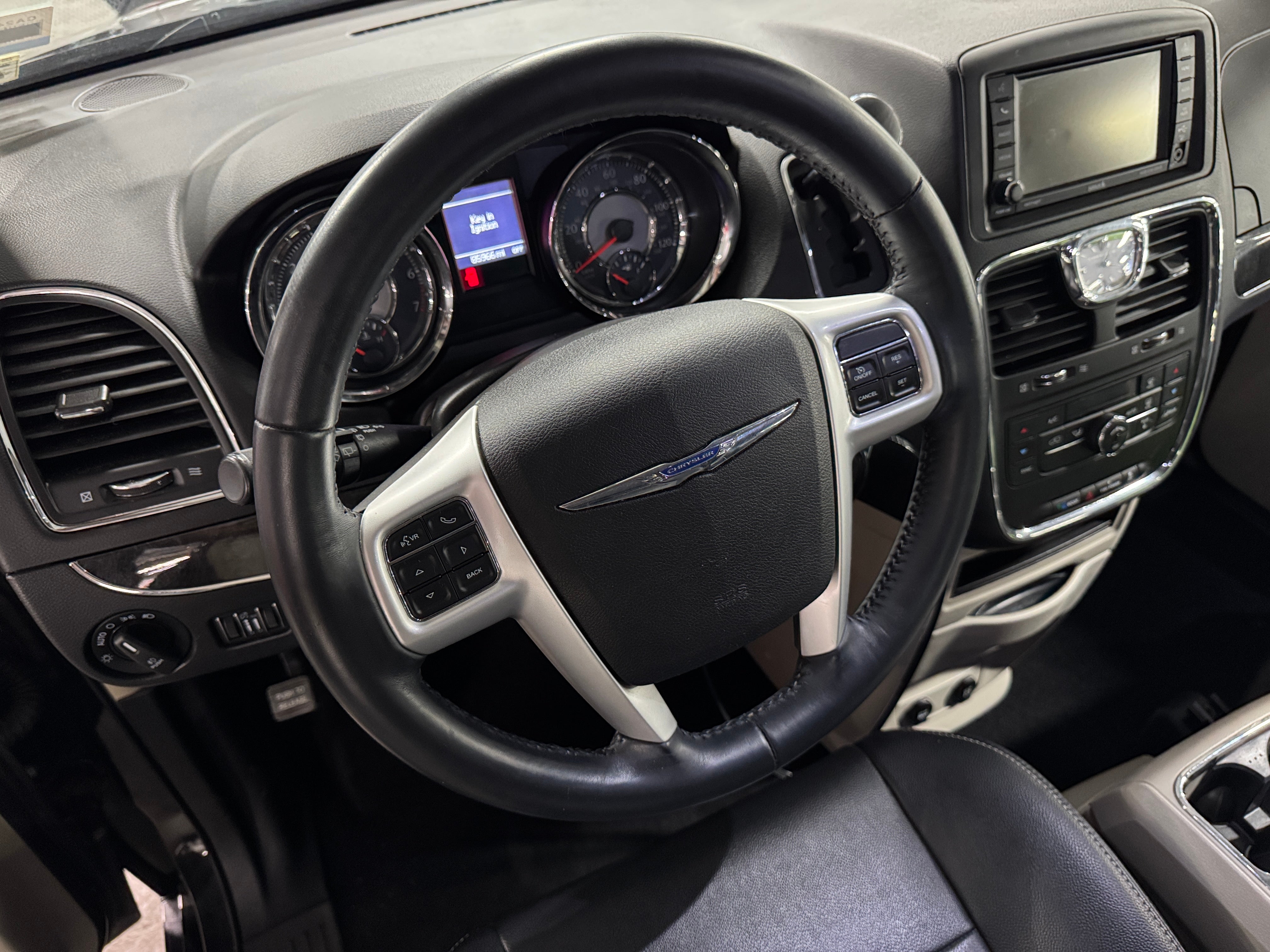 2015 Chrysler Town & Country Touring 4
