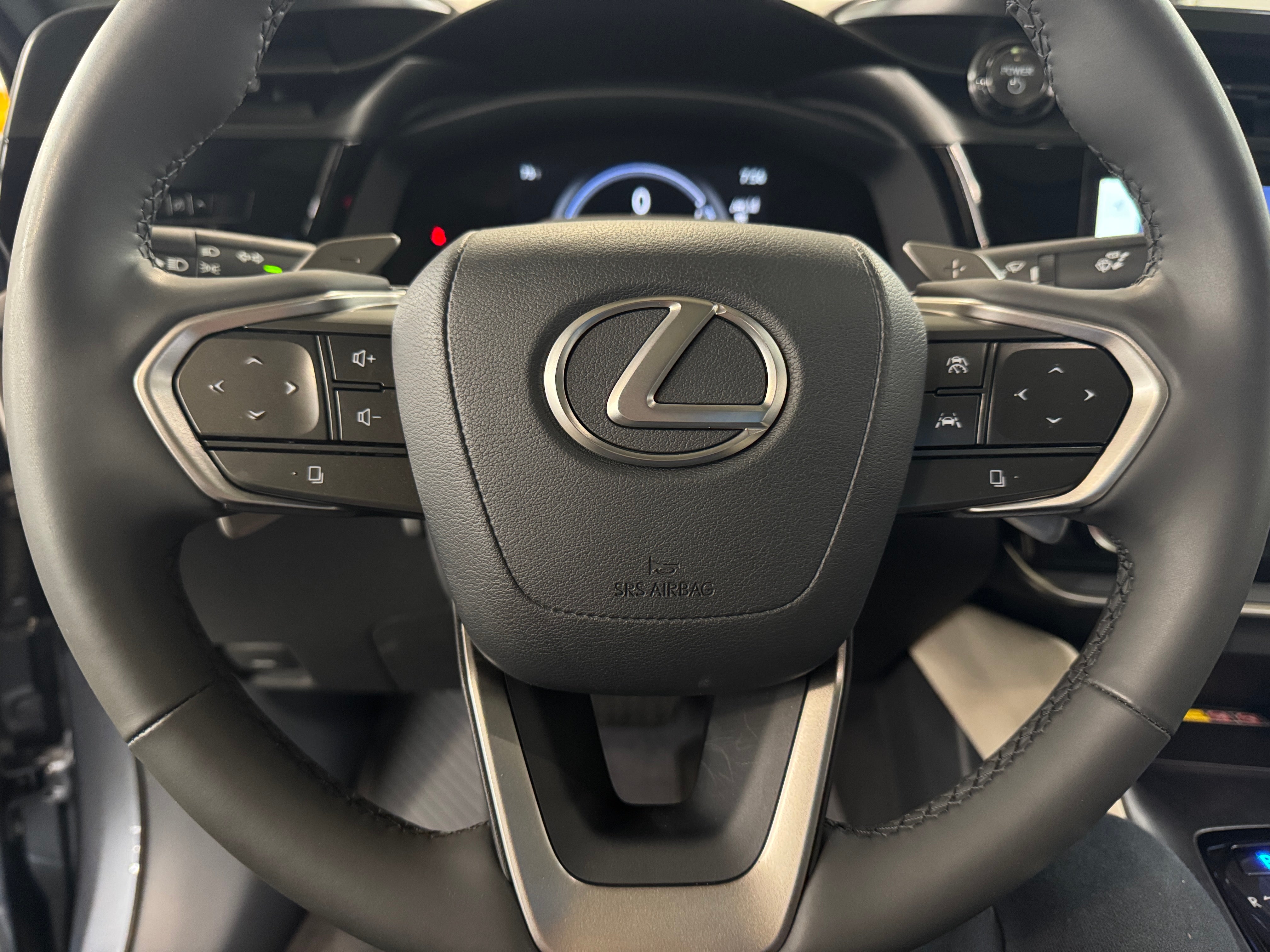 2023 Lexus RZ 450e 5
