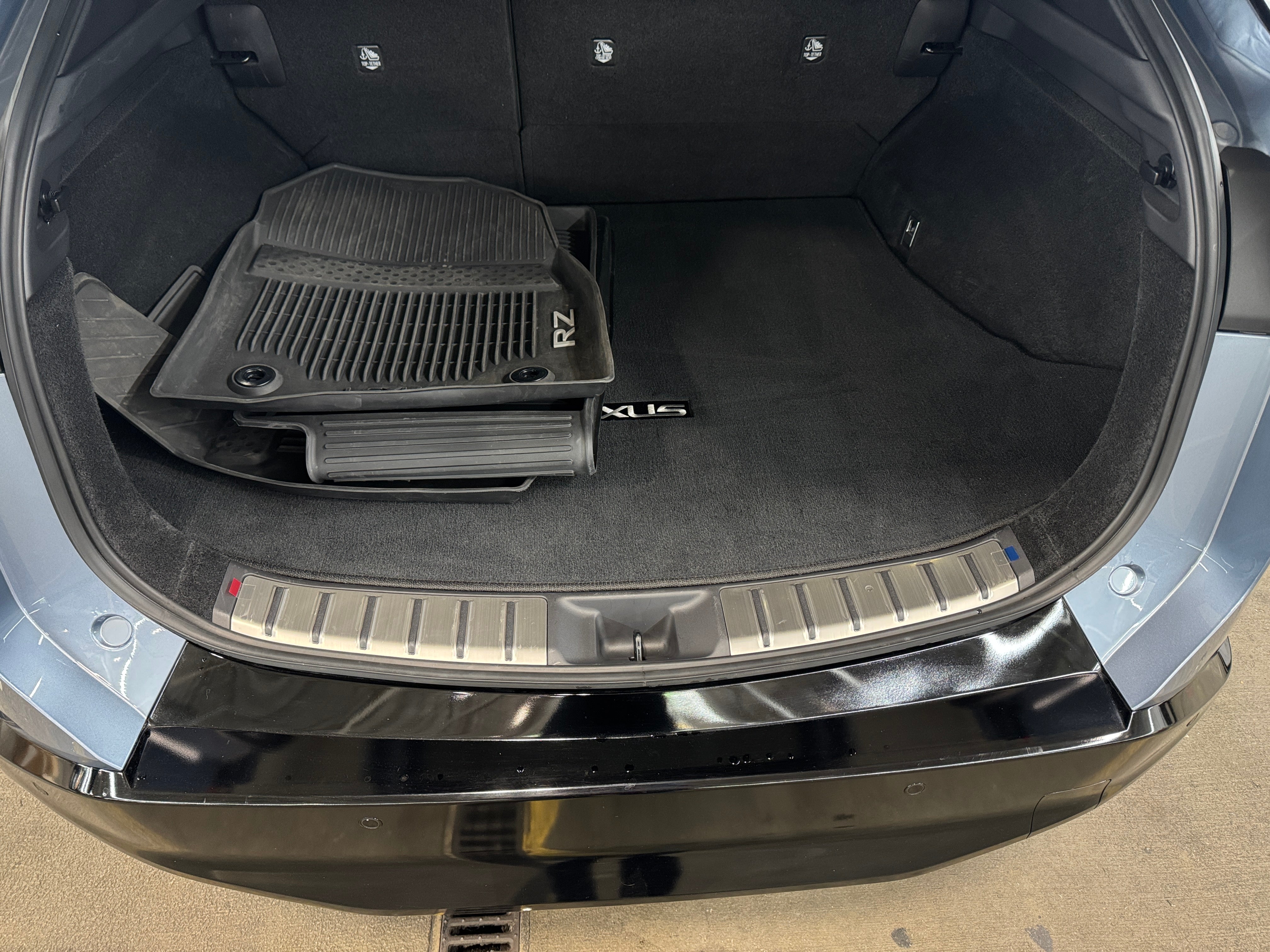 2023 Lexus RZ 450e 7