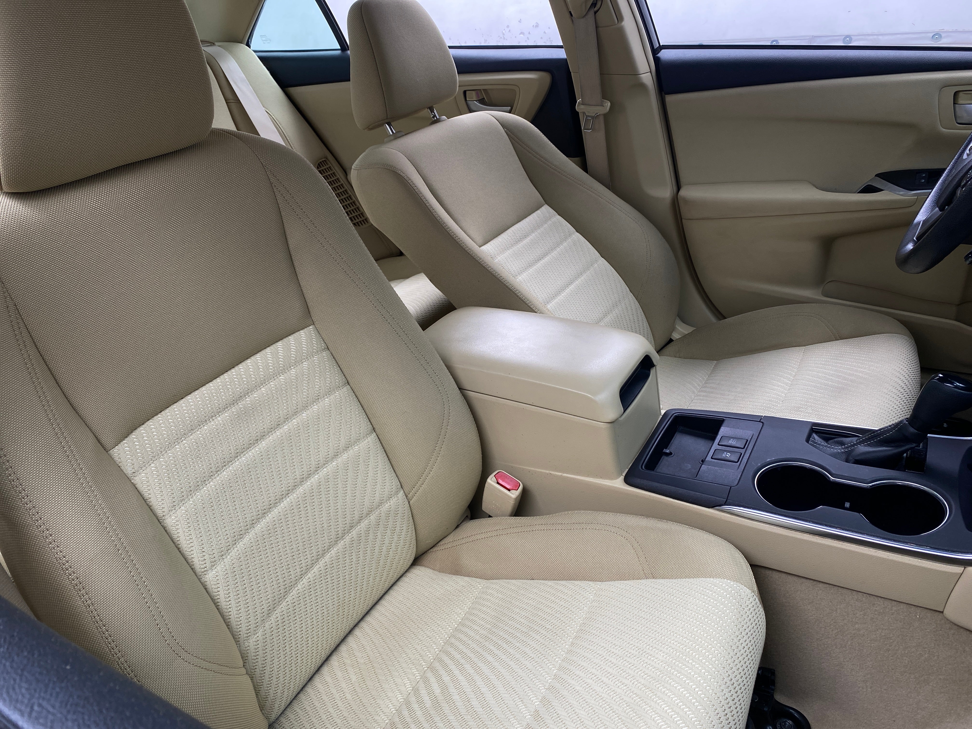 2015 Toyota Camry LE 2