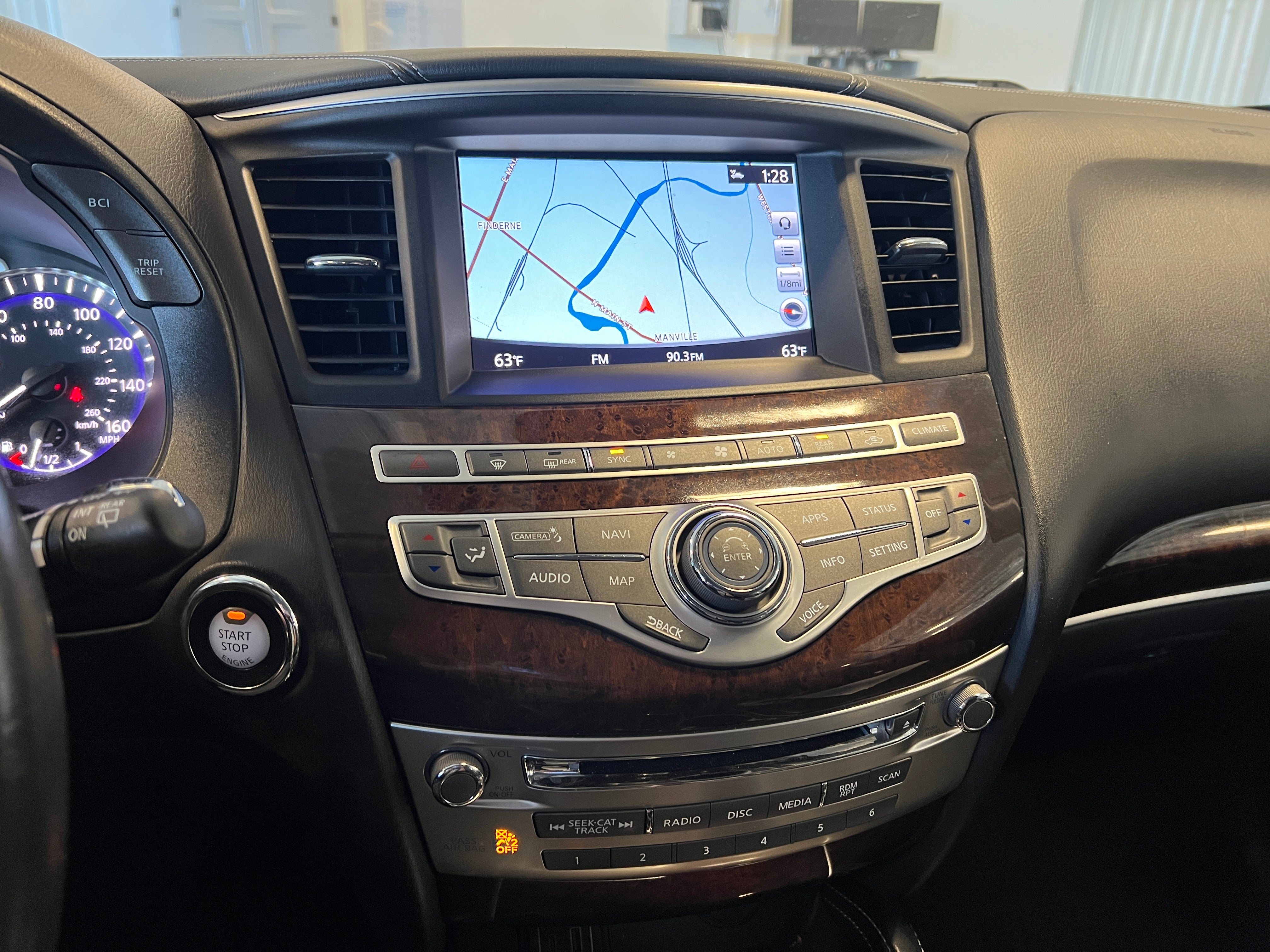 2019 INFINITI QX60 Luxe 3