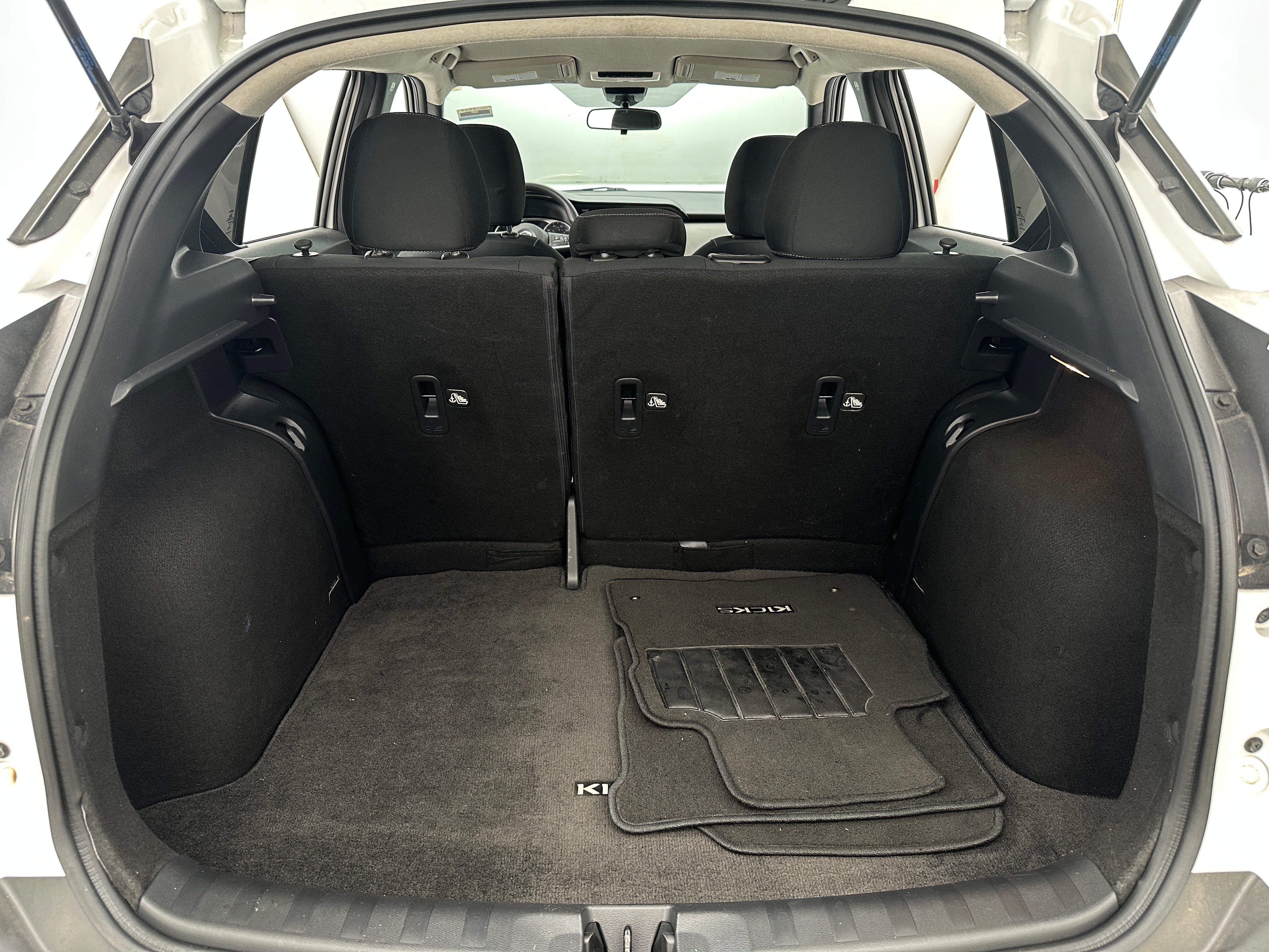 2020 Nissan Kicks S 7