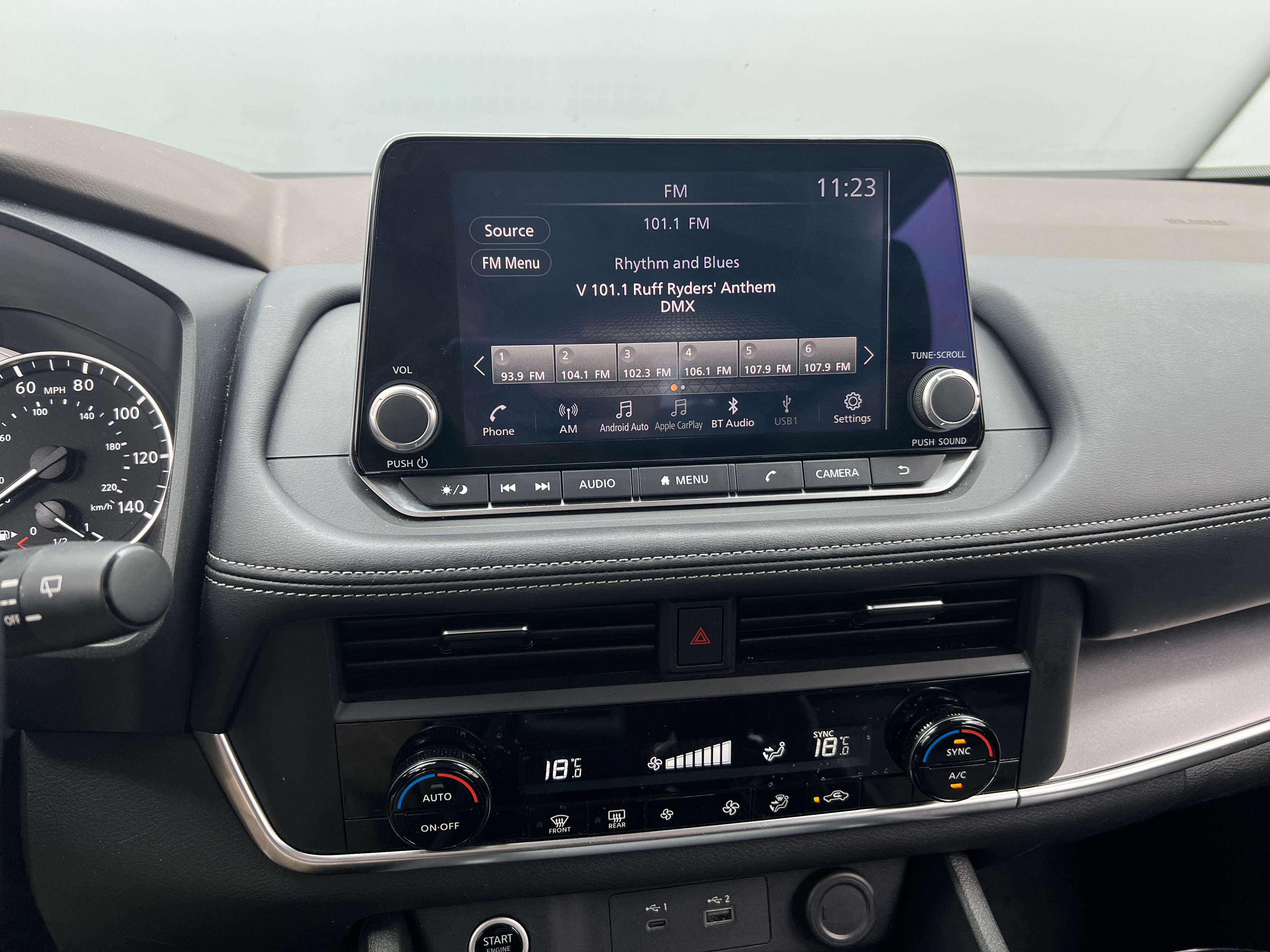 2023 Nissan Rogue SV 4