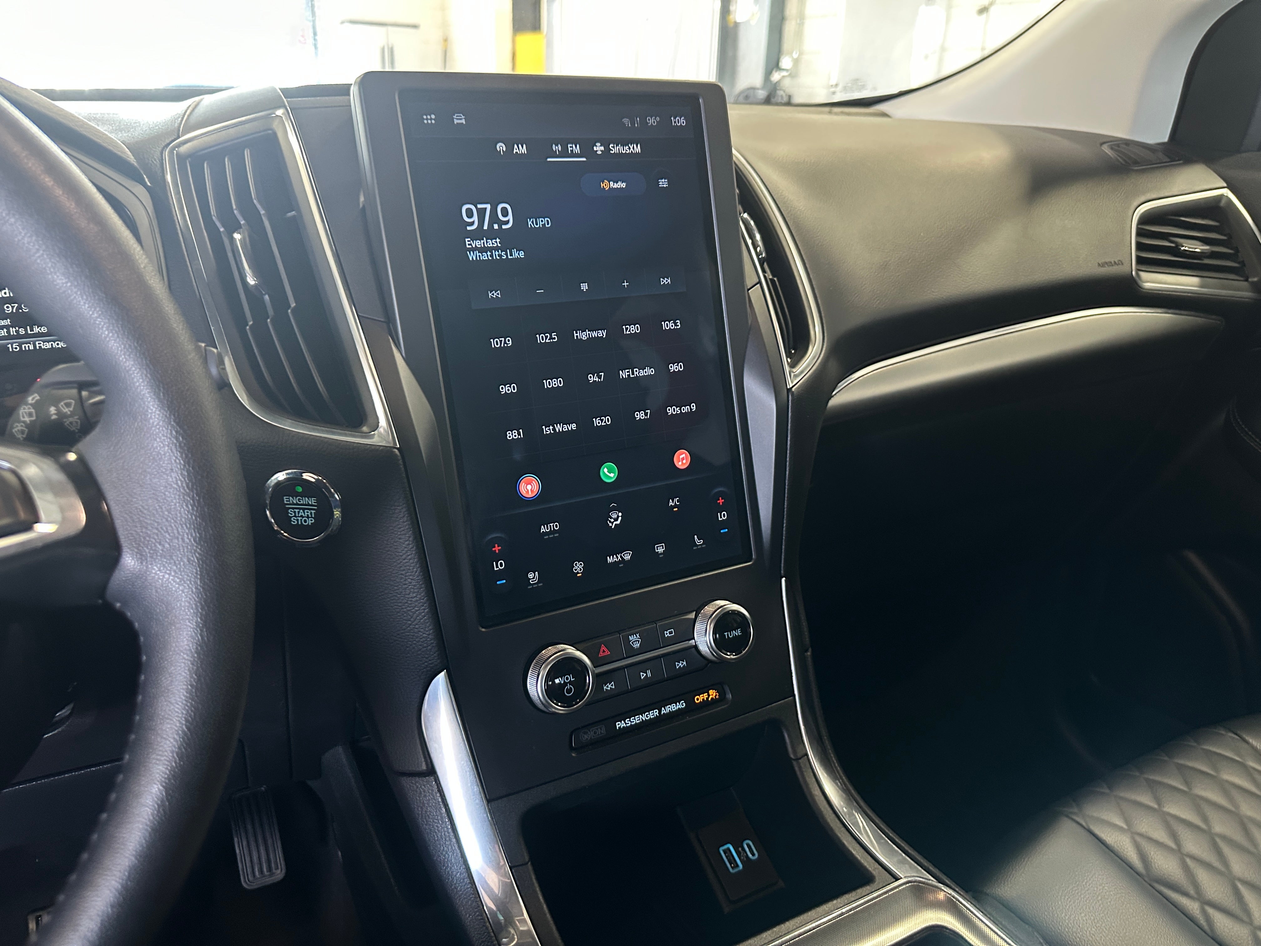 2024 Ford Edge Titanium 3