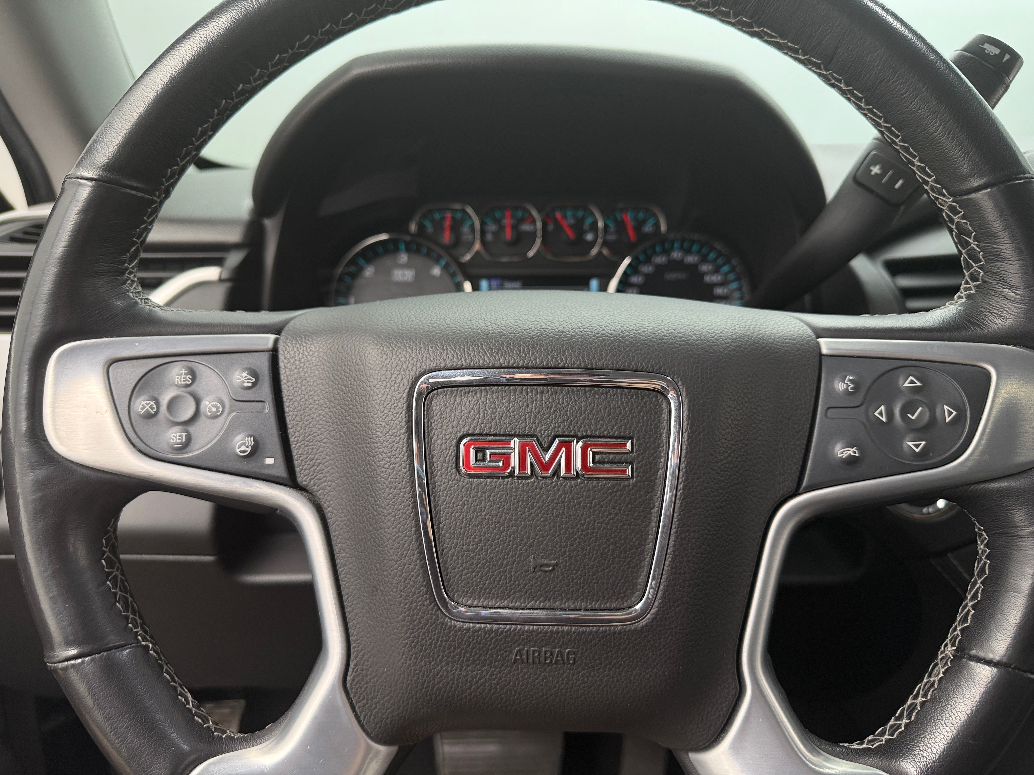 2020 GMC Yukon XL SLT 4