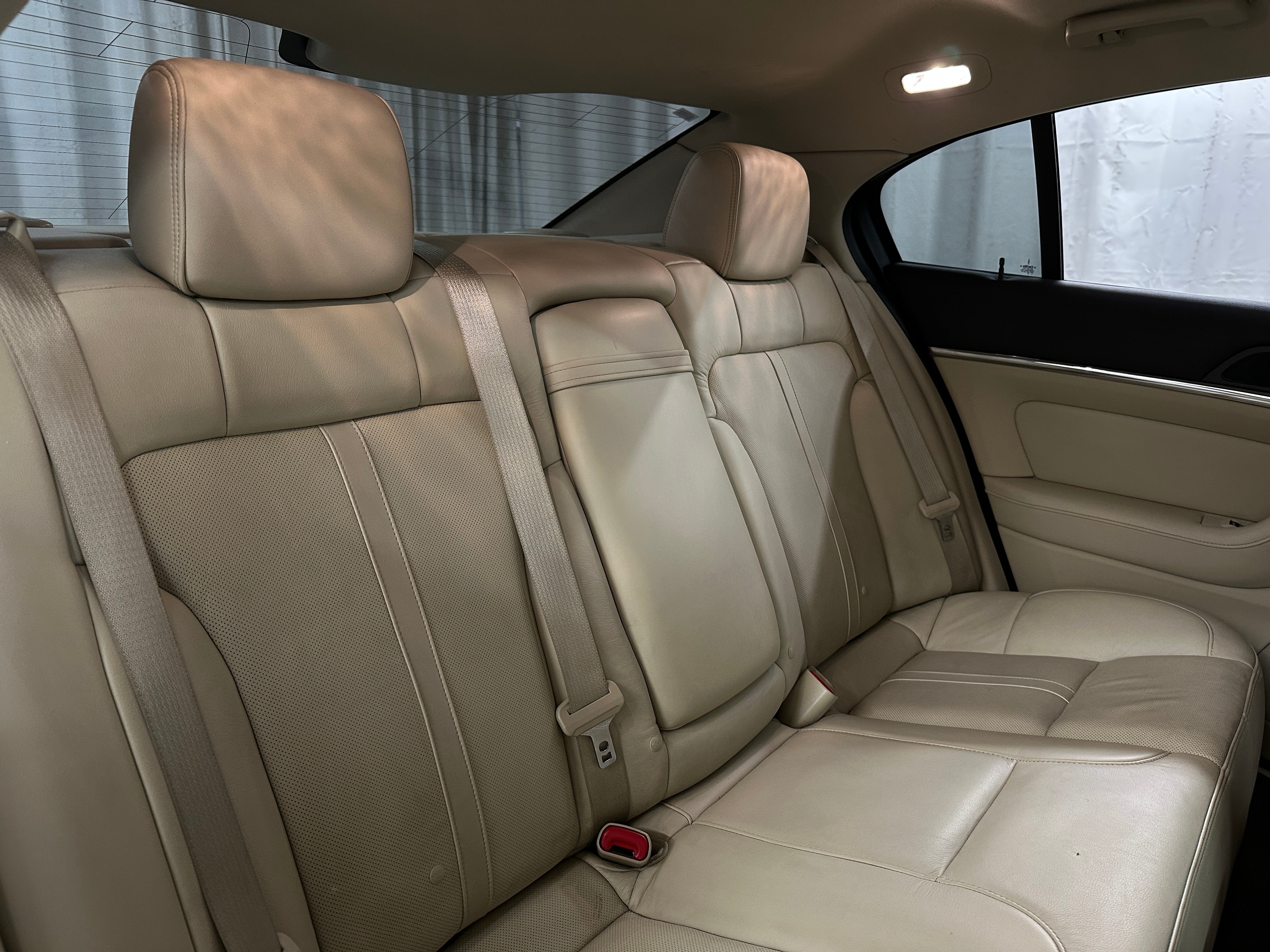2013 Lincoln MKS  5