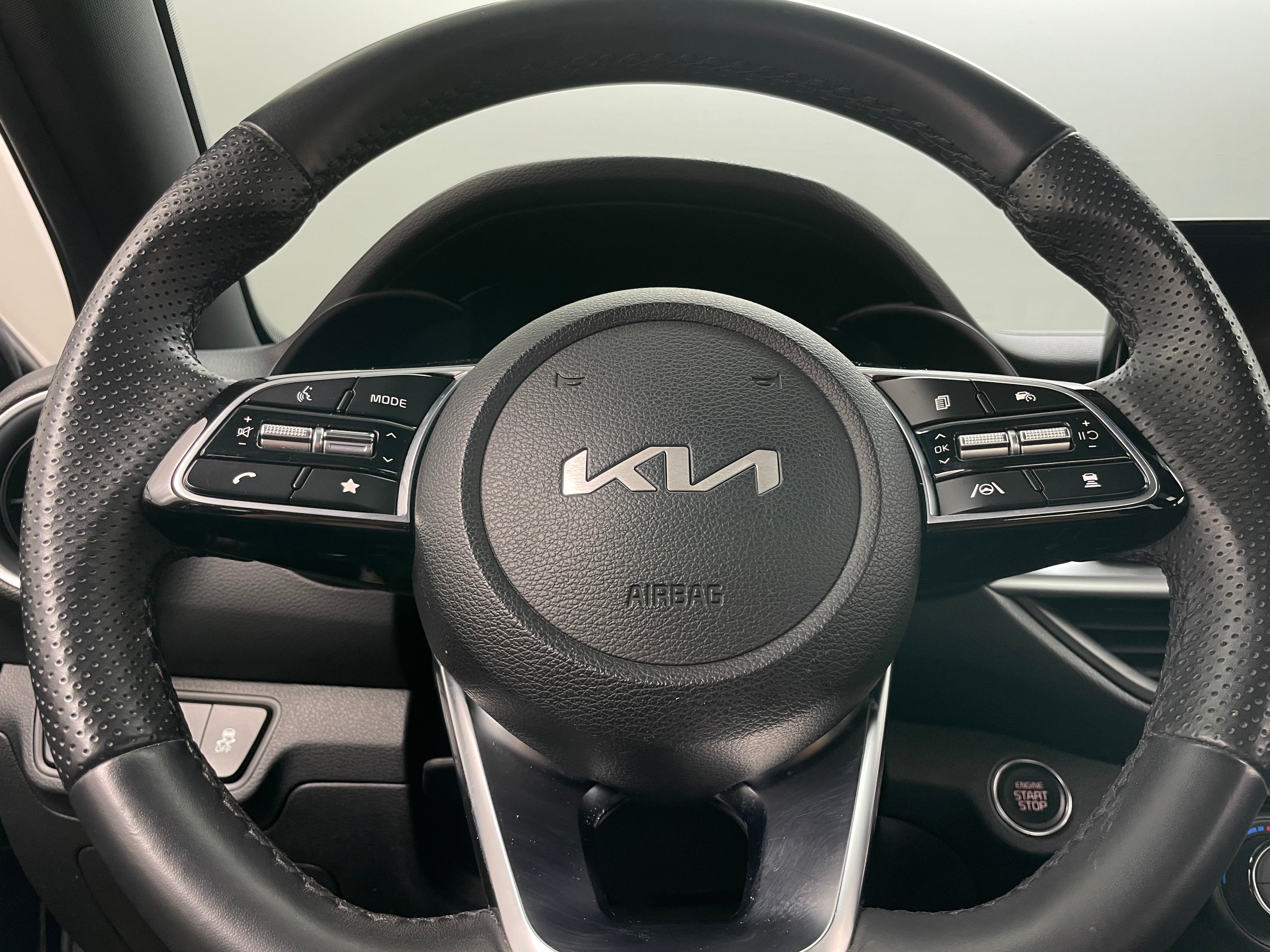 2023 Kia Forte GT-Line 4