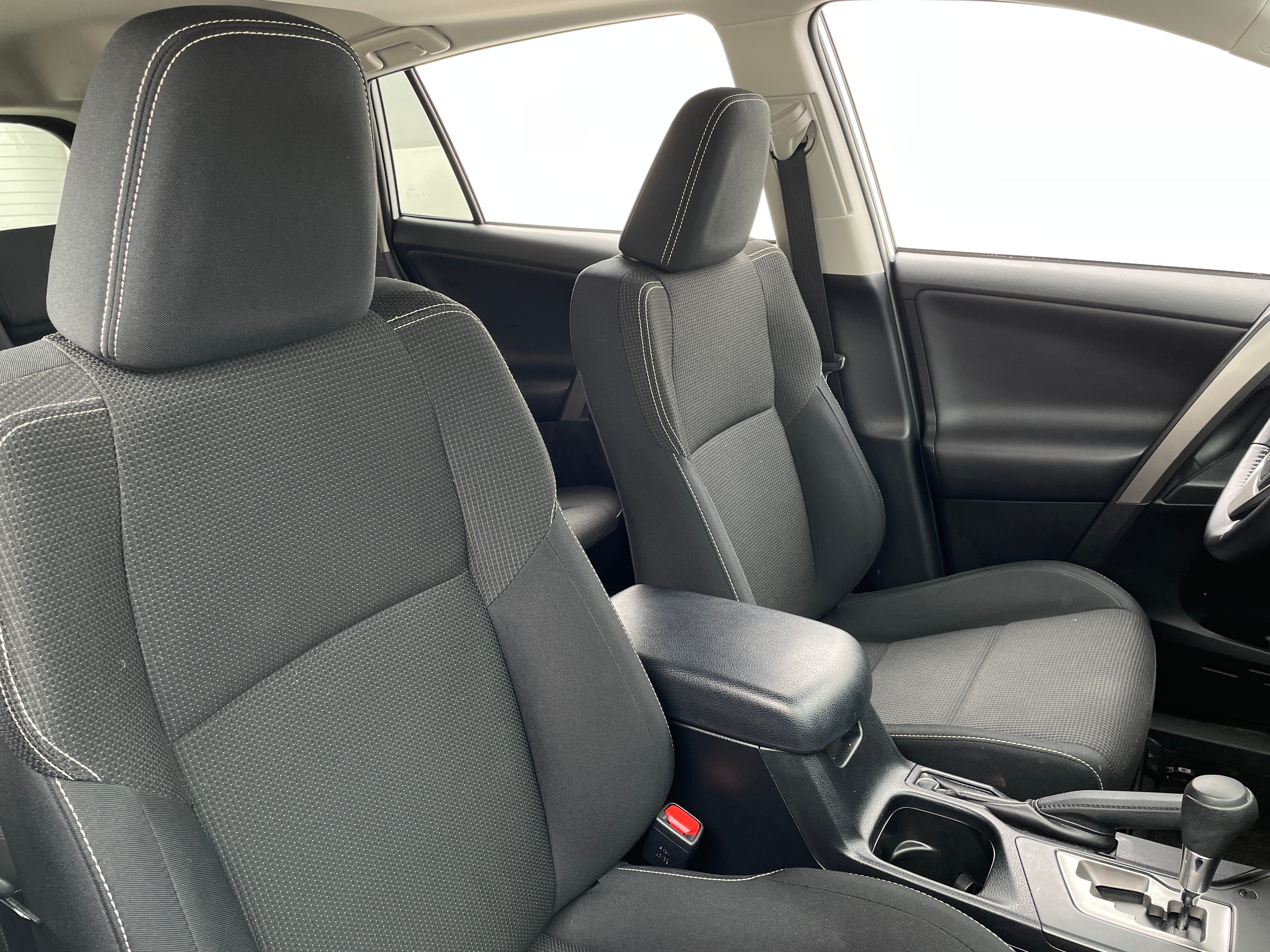 2017 Toyota RAV4 XLE 2