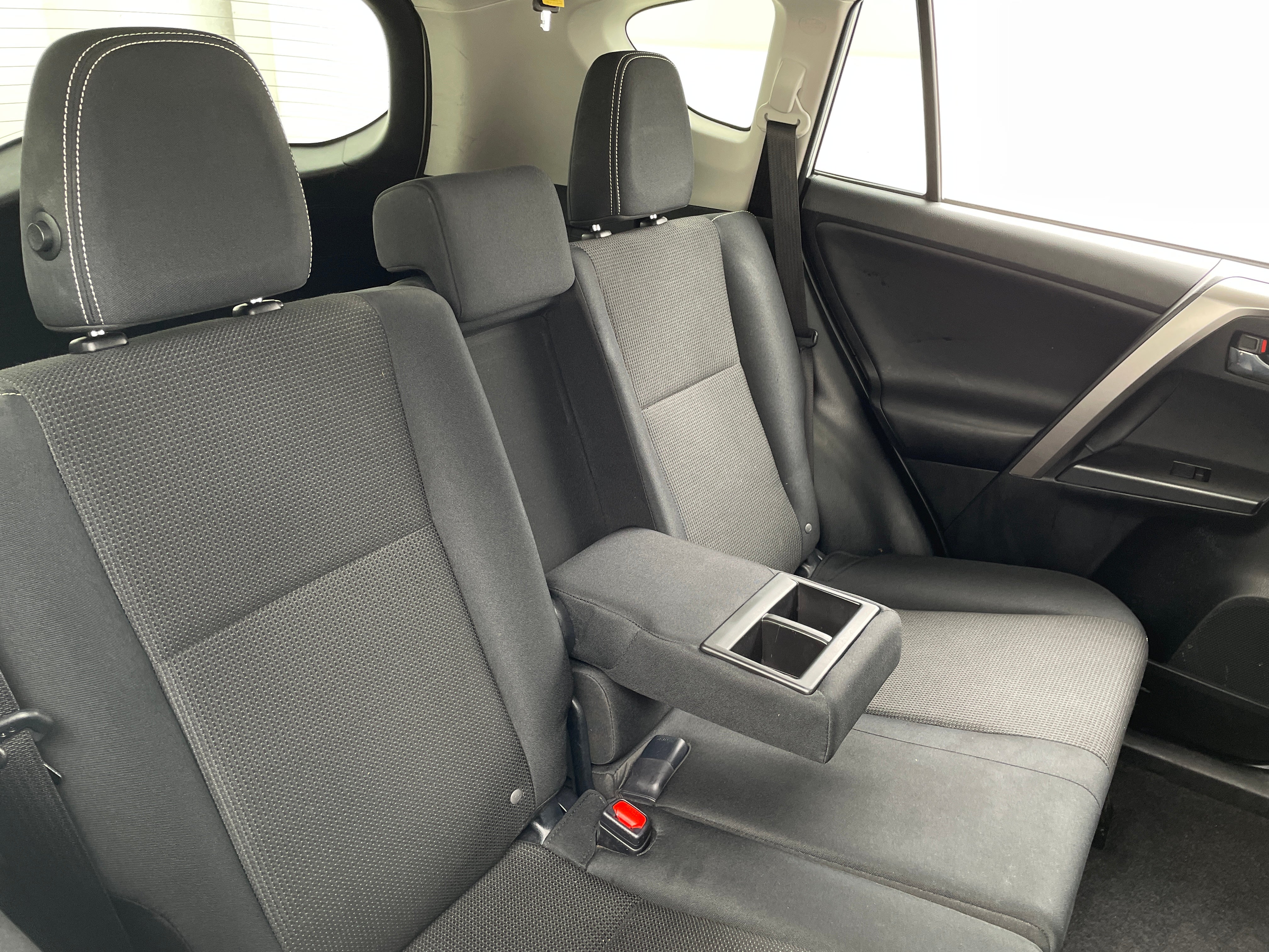 2017 Toyota RAV4 XLE 6
