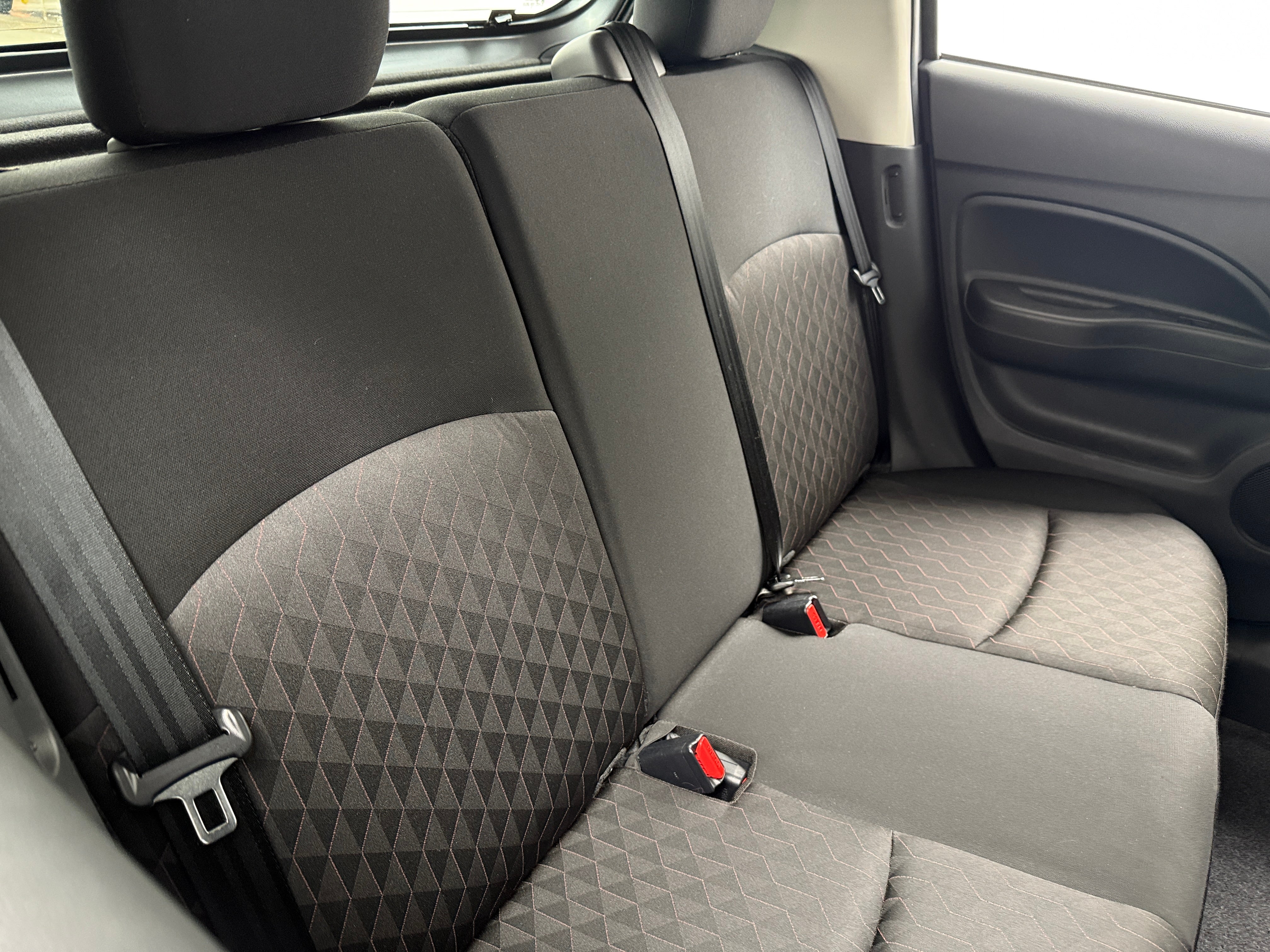 2023 Mitsubishi Mirage ES 6