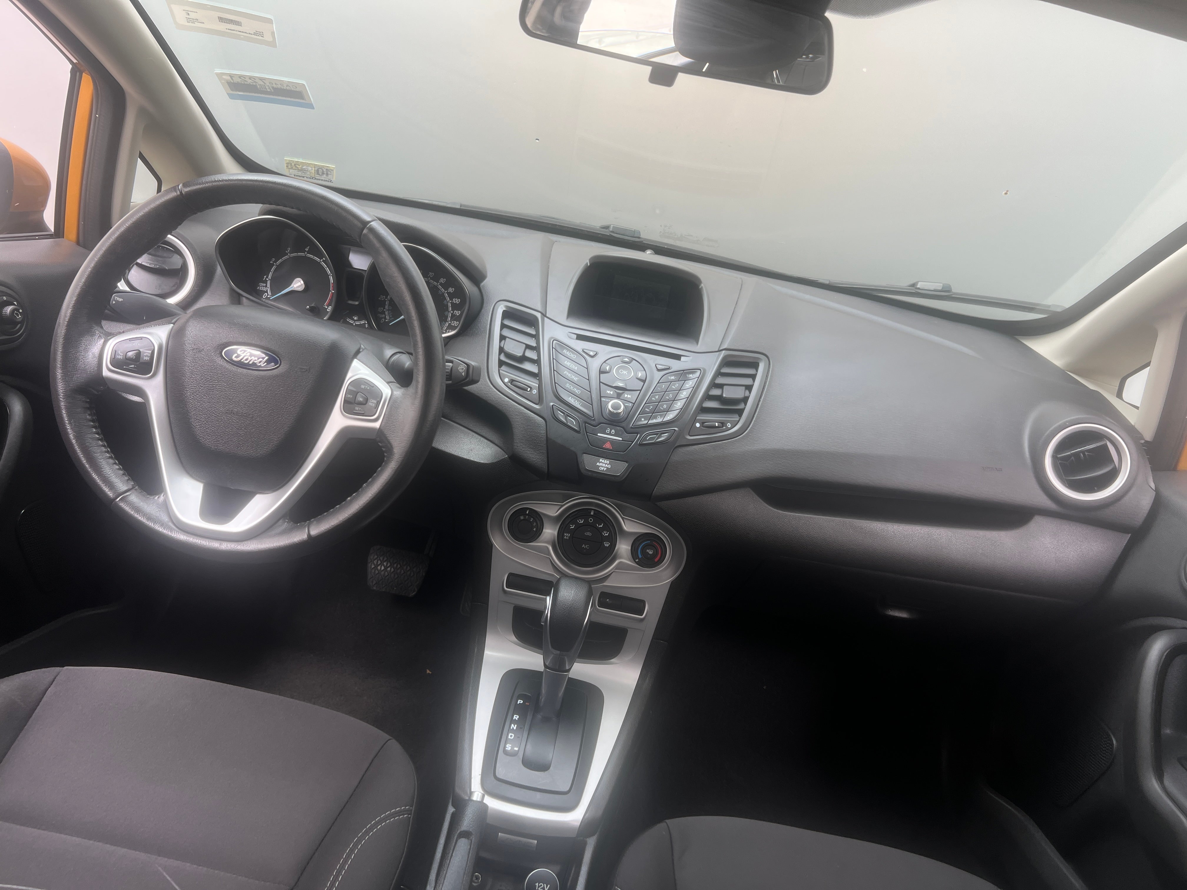 2016 Ford Fiesta SE 3