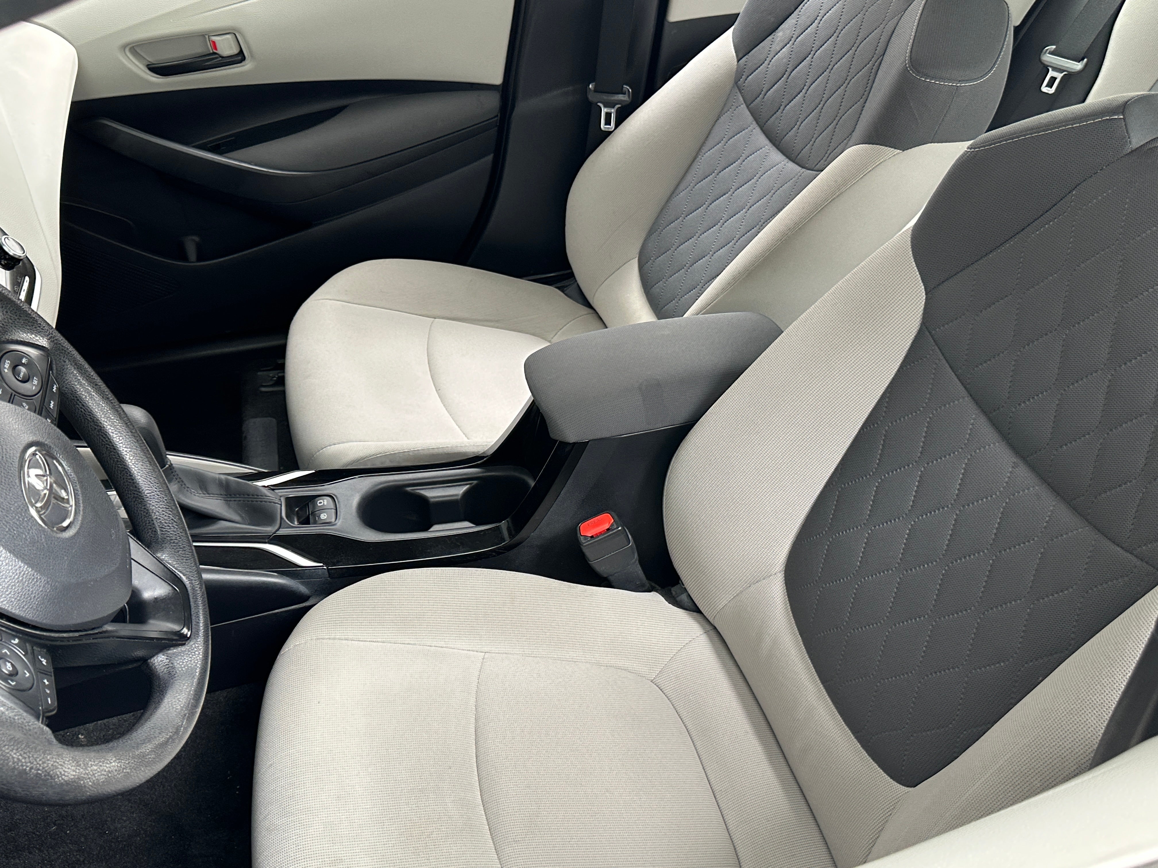 2022 Toyota Corolla LE 2
