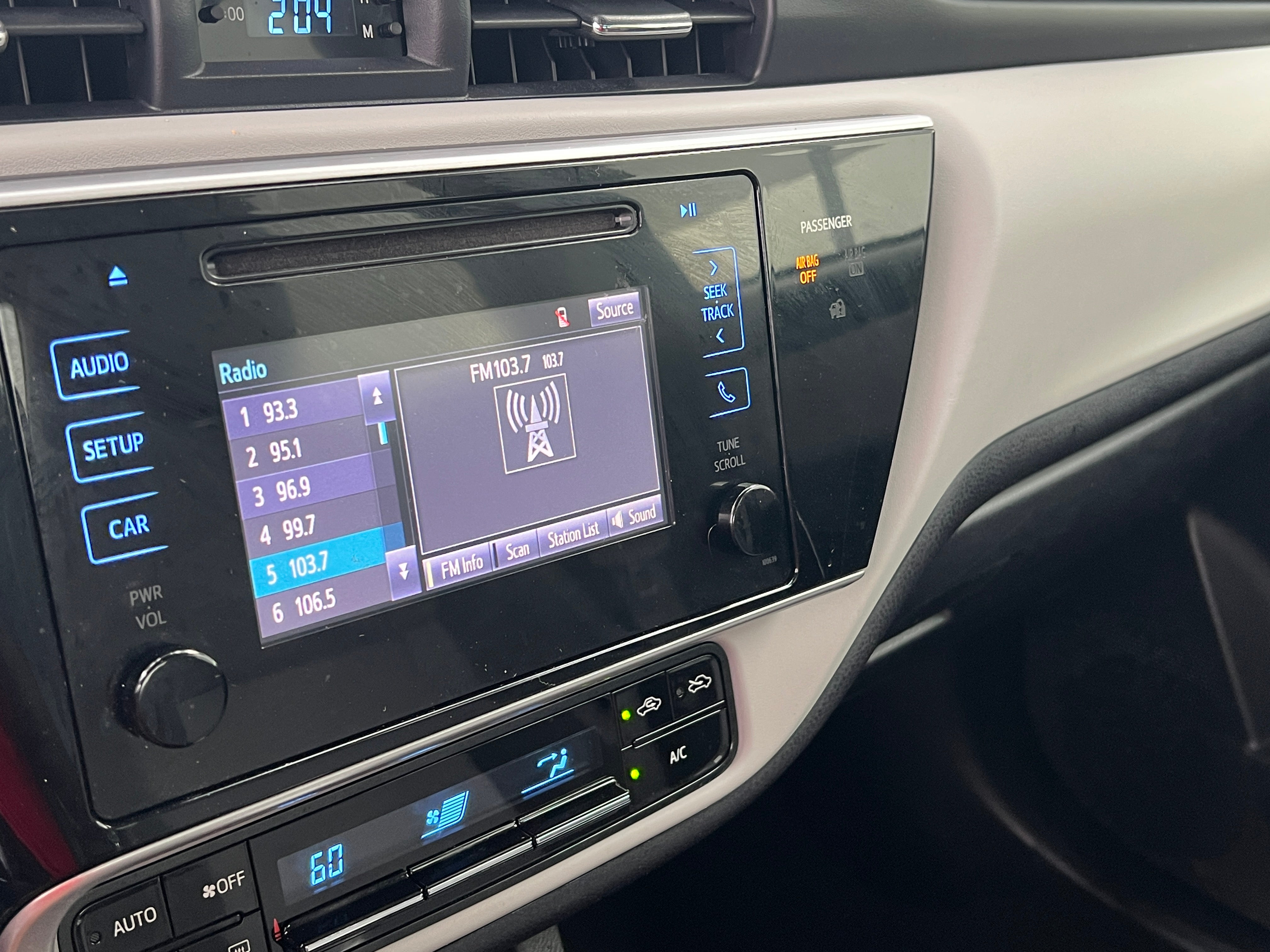 2017 Toyota Corolla LE 4