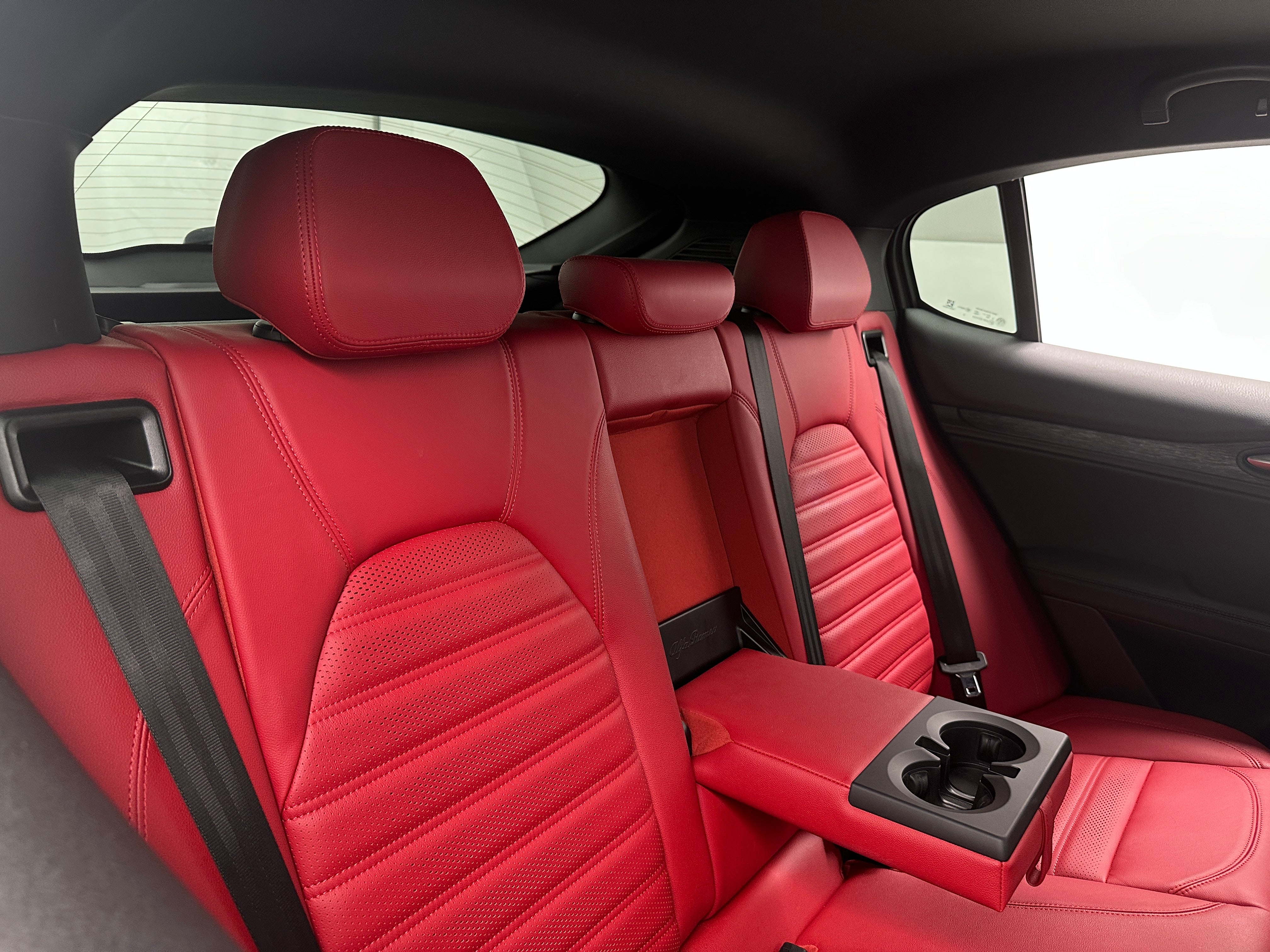 2022 Alfa Romeo Stelvio Sprint 5