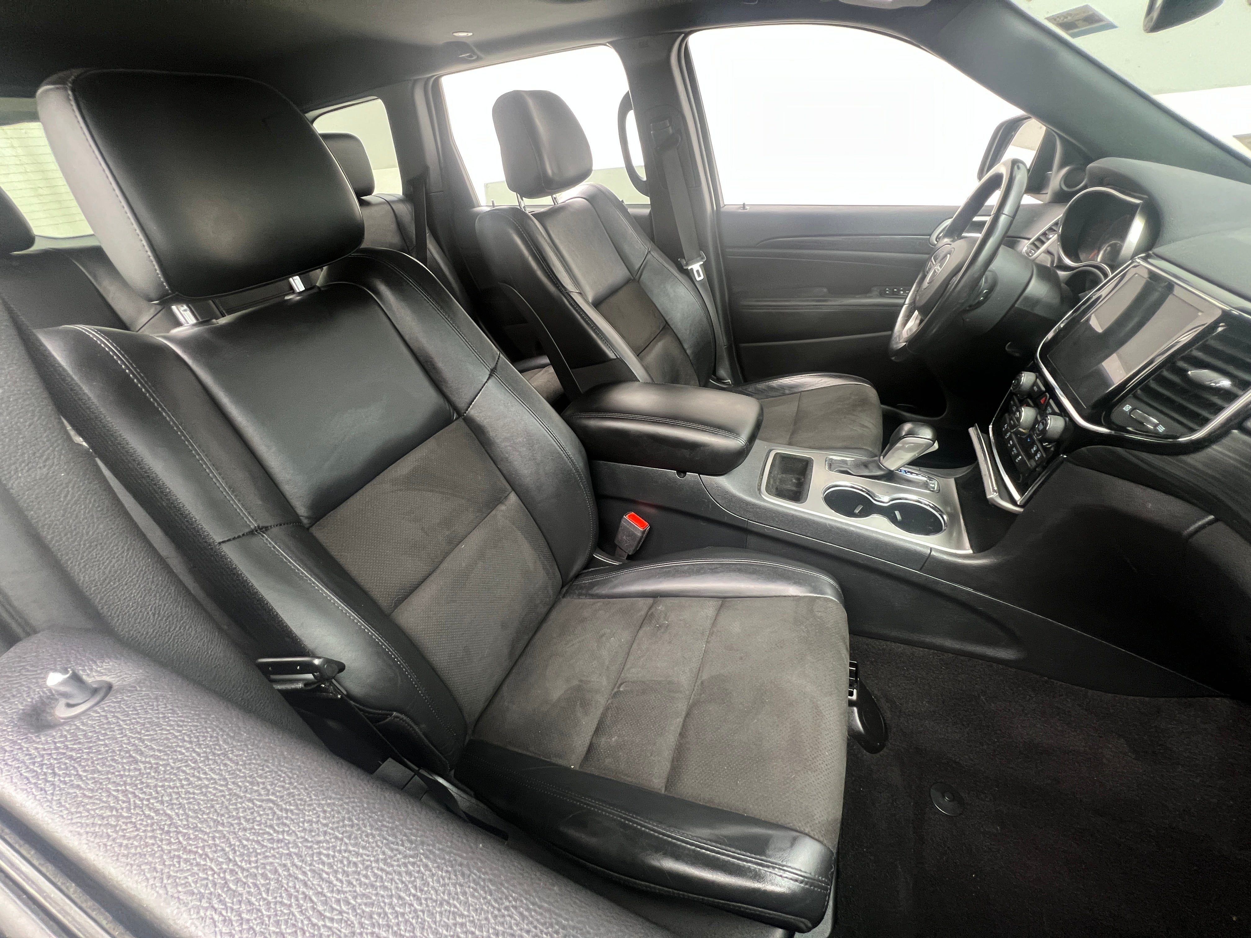 2020 Jeep Grand Cherokee Altitude 2