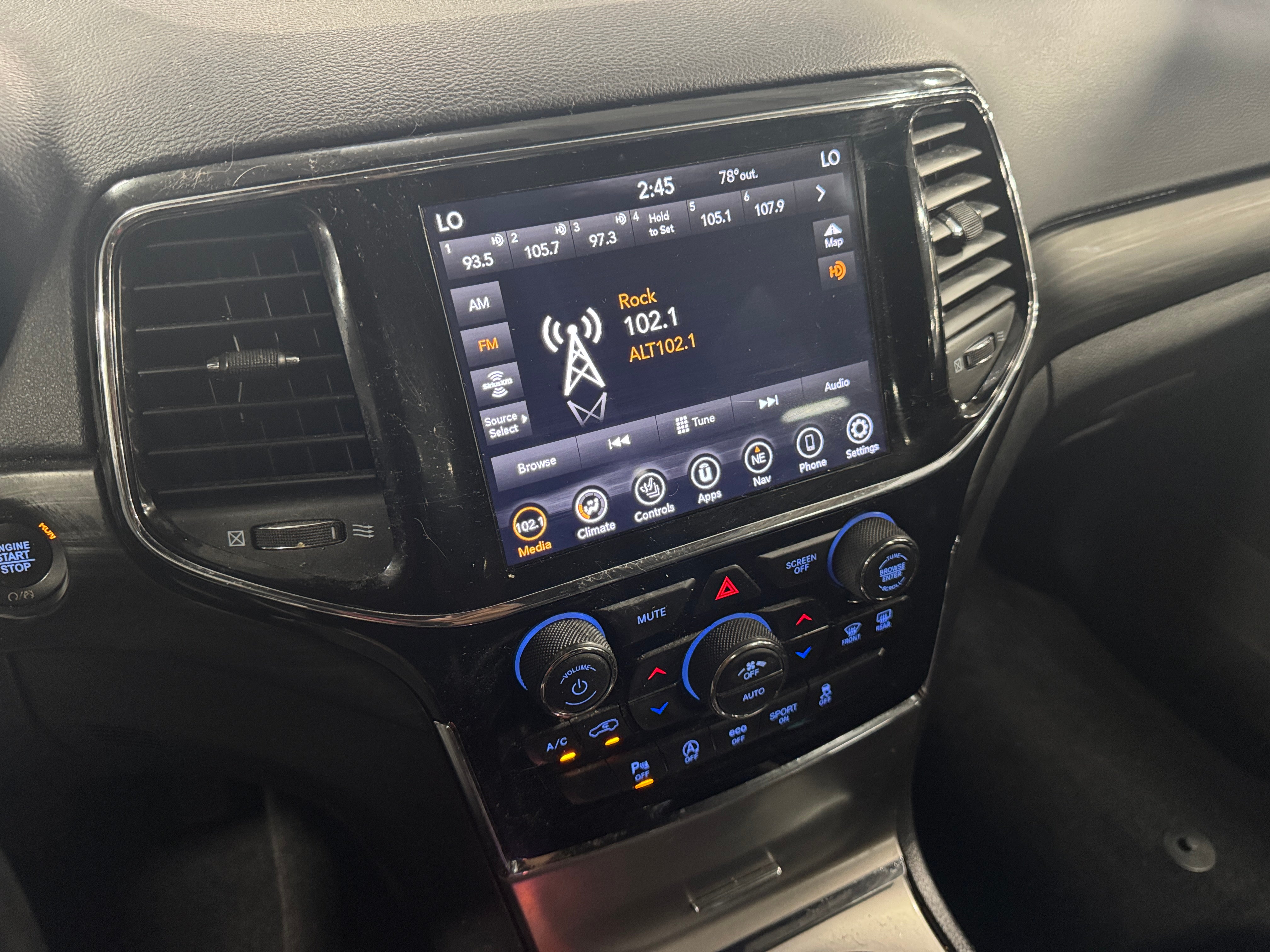 2020 Jeep Grand Cherokee Altitude 4