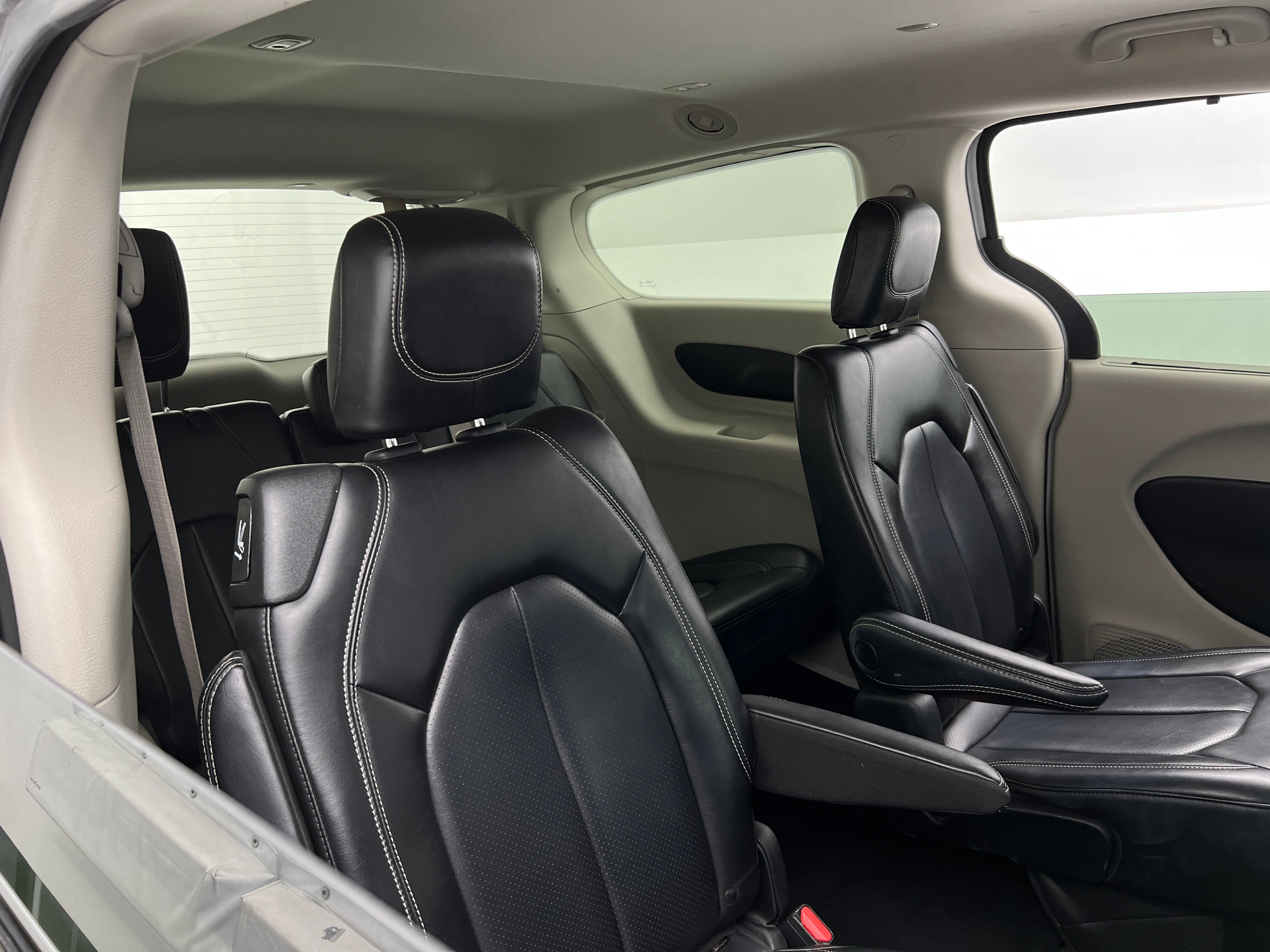 2023 Chrysler Pacifica Touring L 5