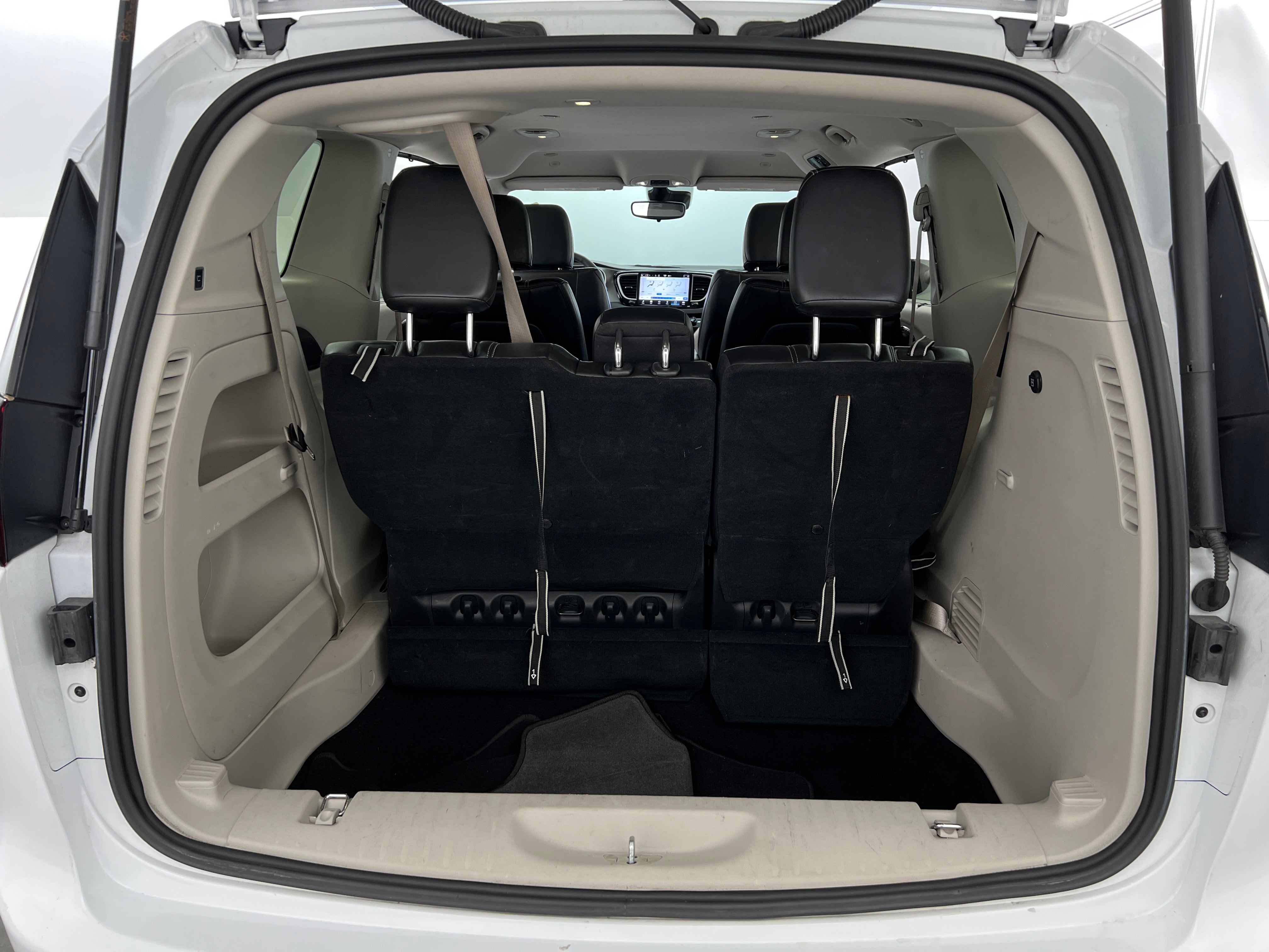 2023 Chrysler Pacifica Touring L 6