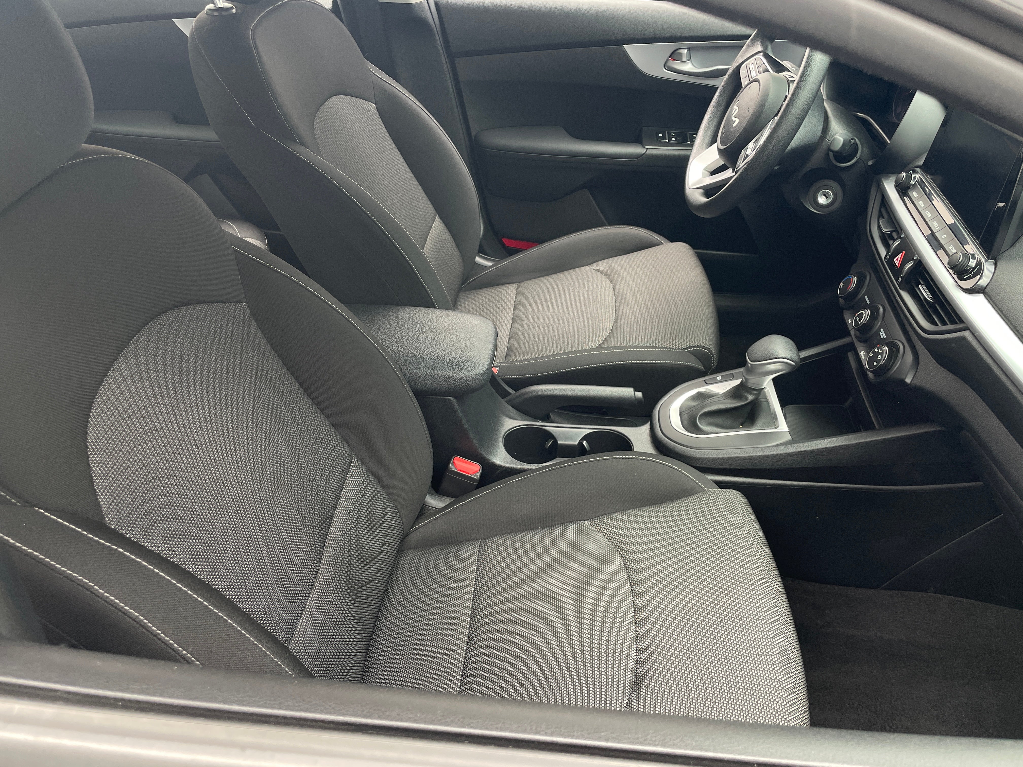 2024 Kia Forte LXS 2