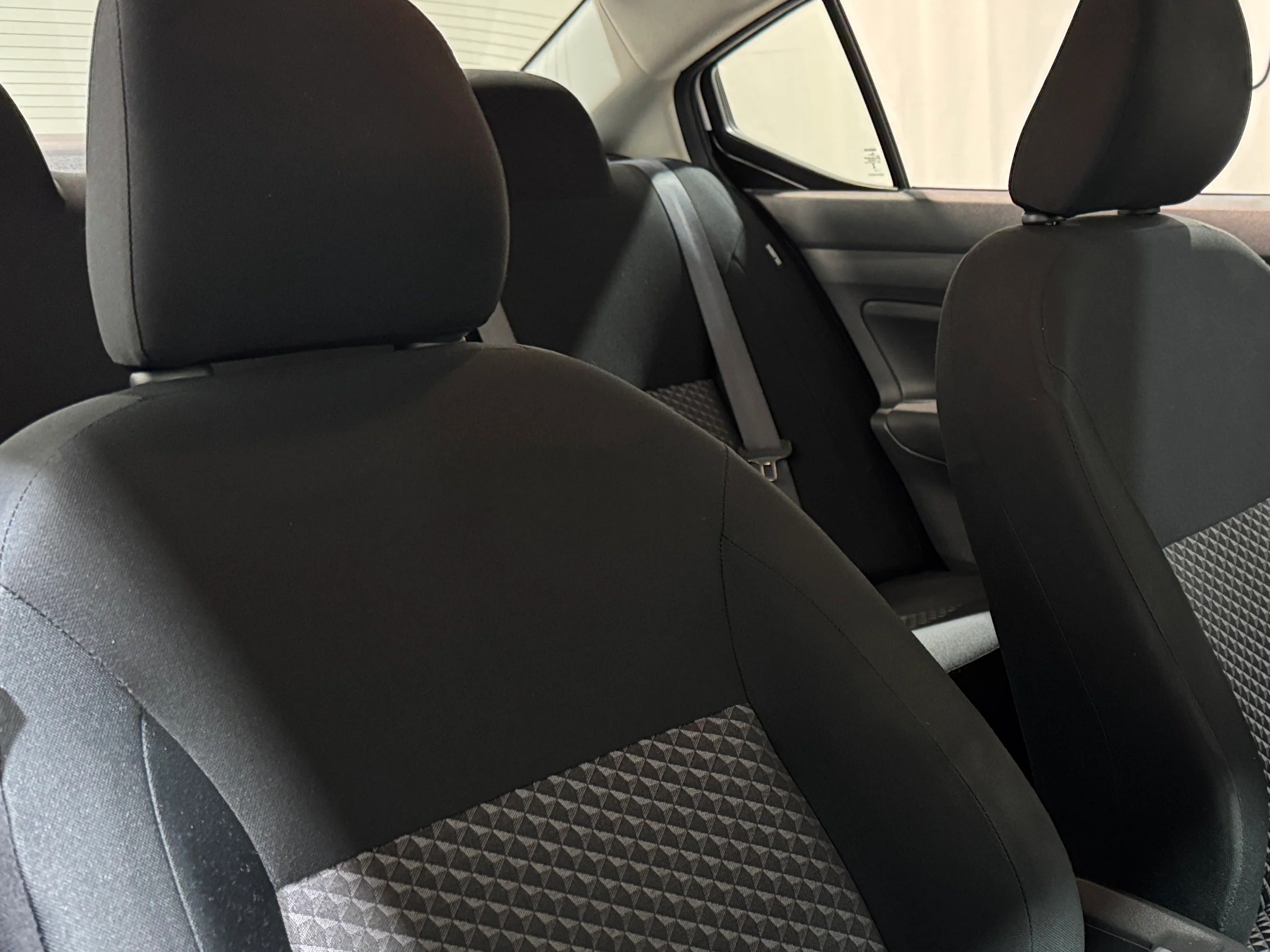 2023 Nissan Versa S 2