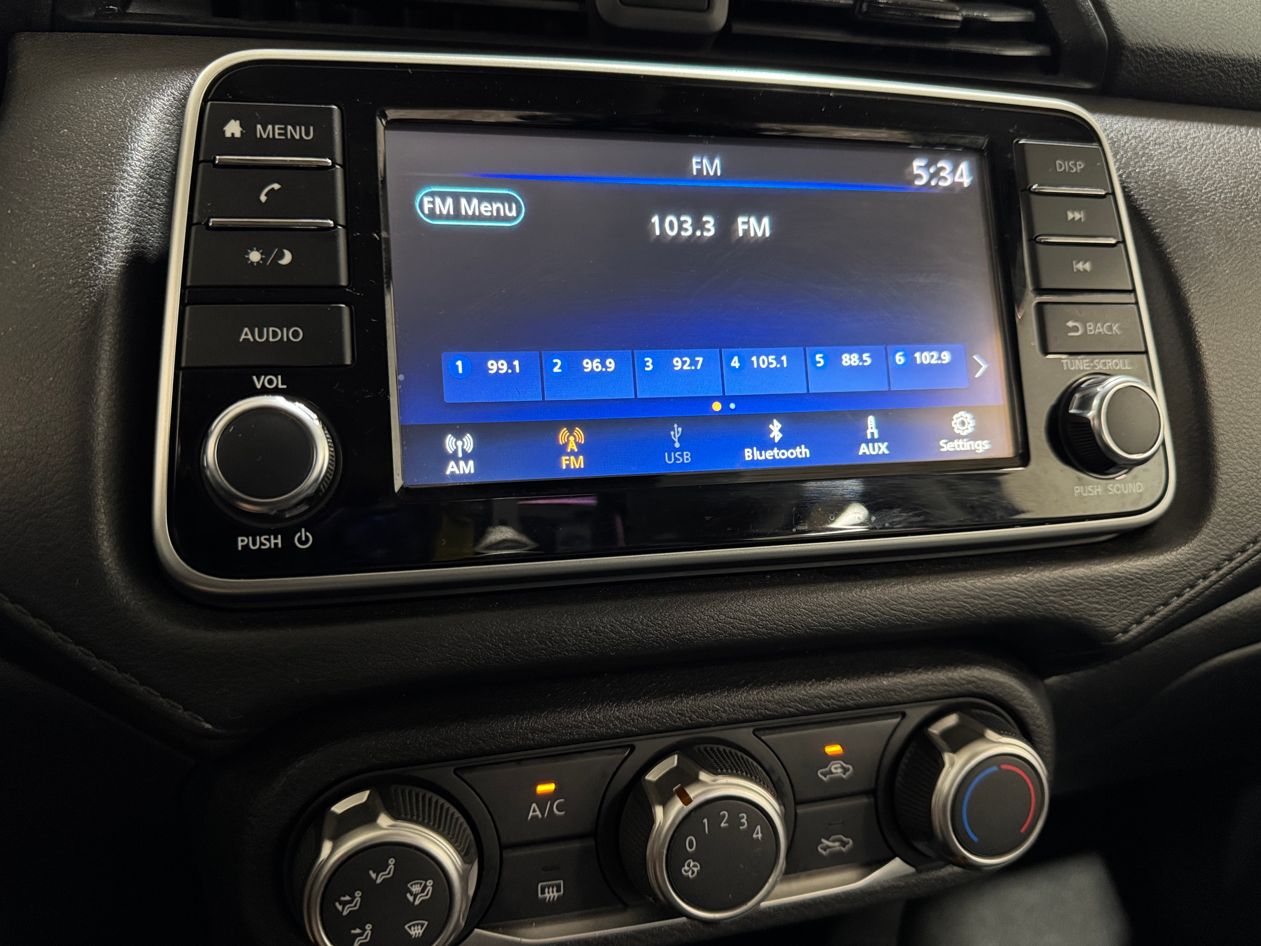 2023 Nissan Versa S 4