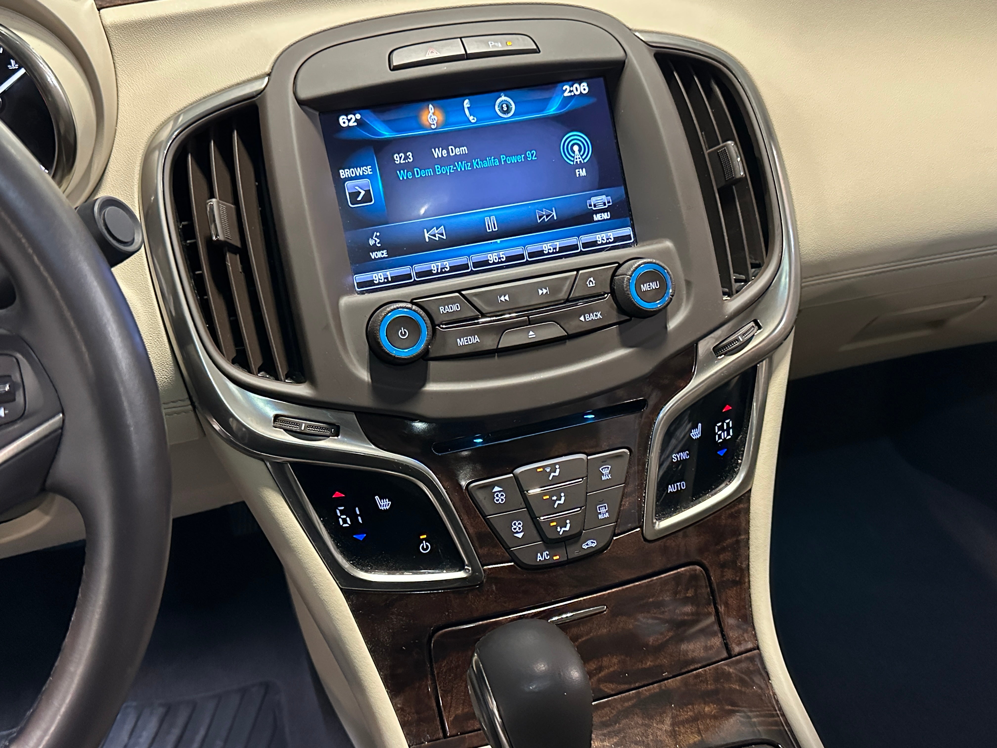 2014 Buick LaCrosse Leather Group 3