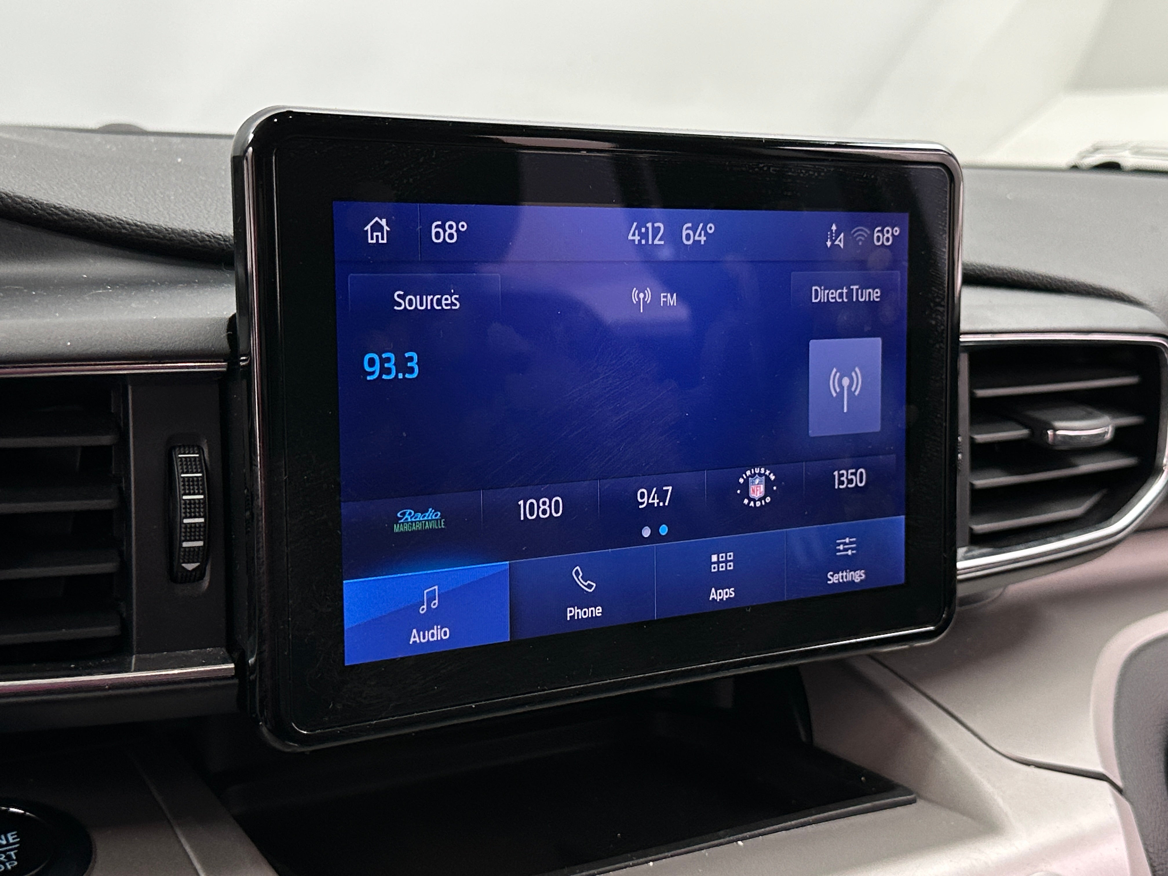 2024 Ford Explorer XLT 4