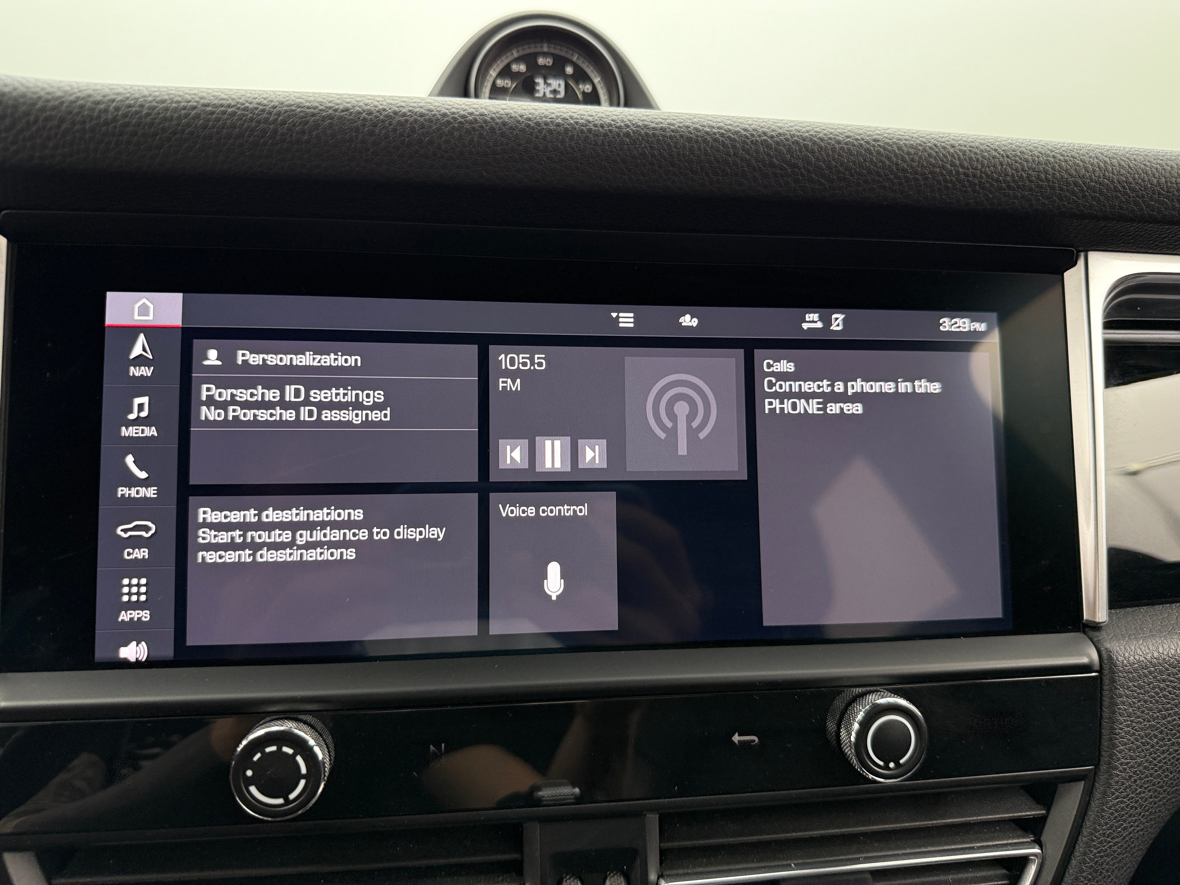2023 Porsche Macan Base 3