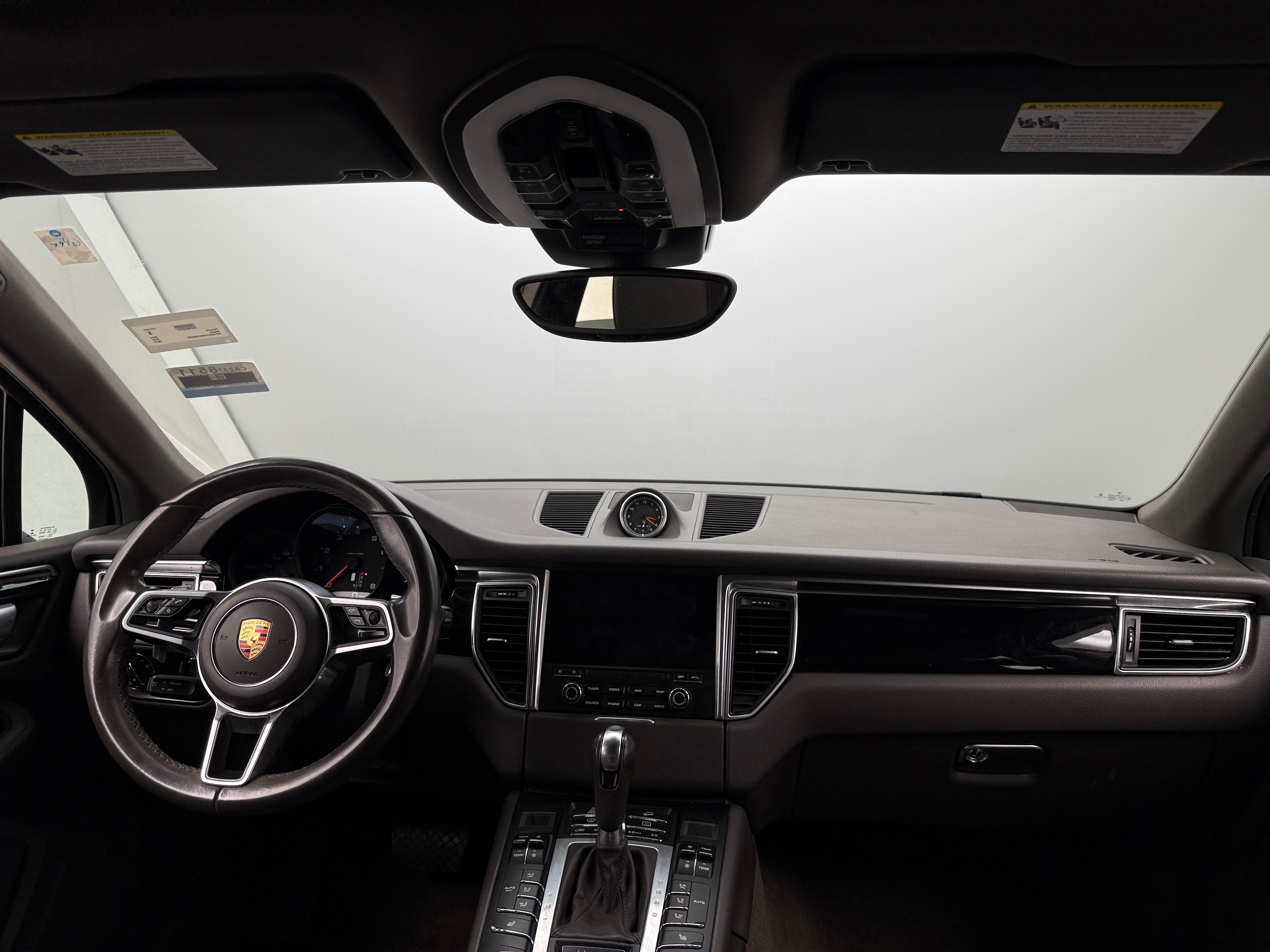2017 Porsche Macan Base 2