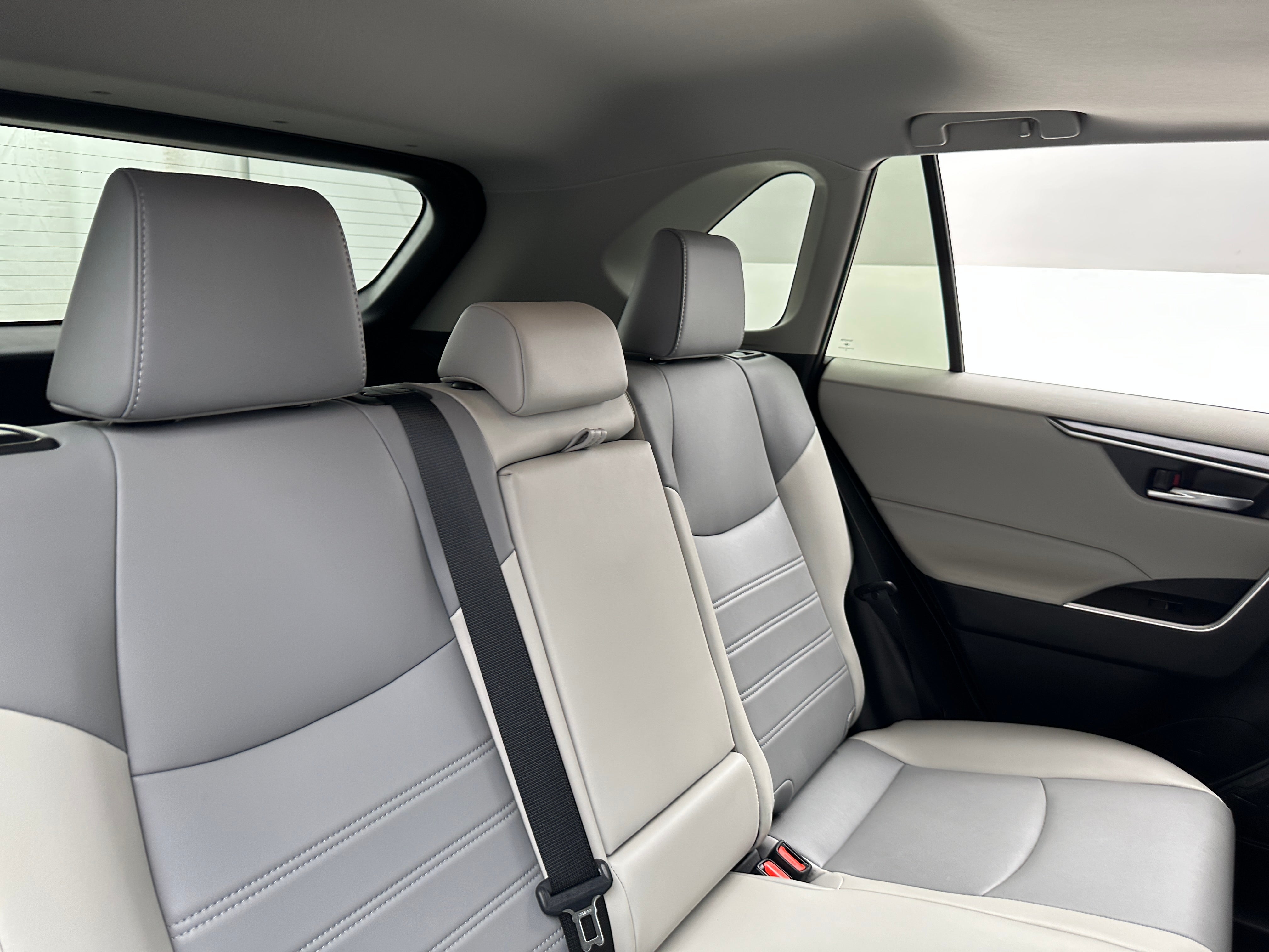 2020 Toyota RAV4 XLE Premium 5