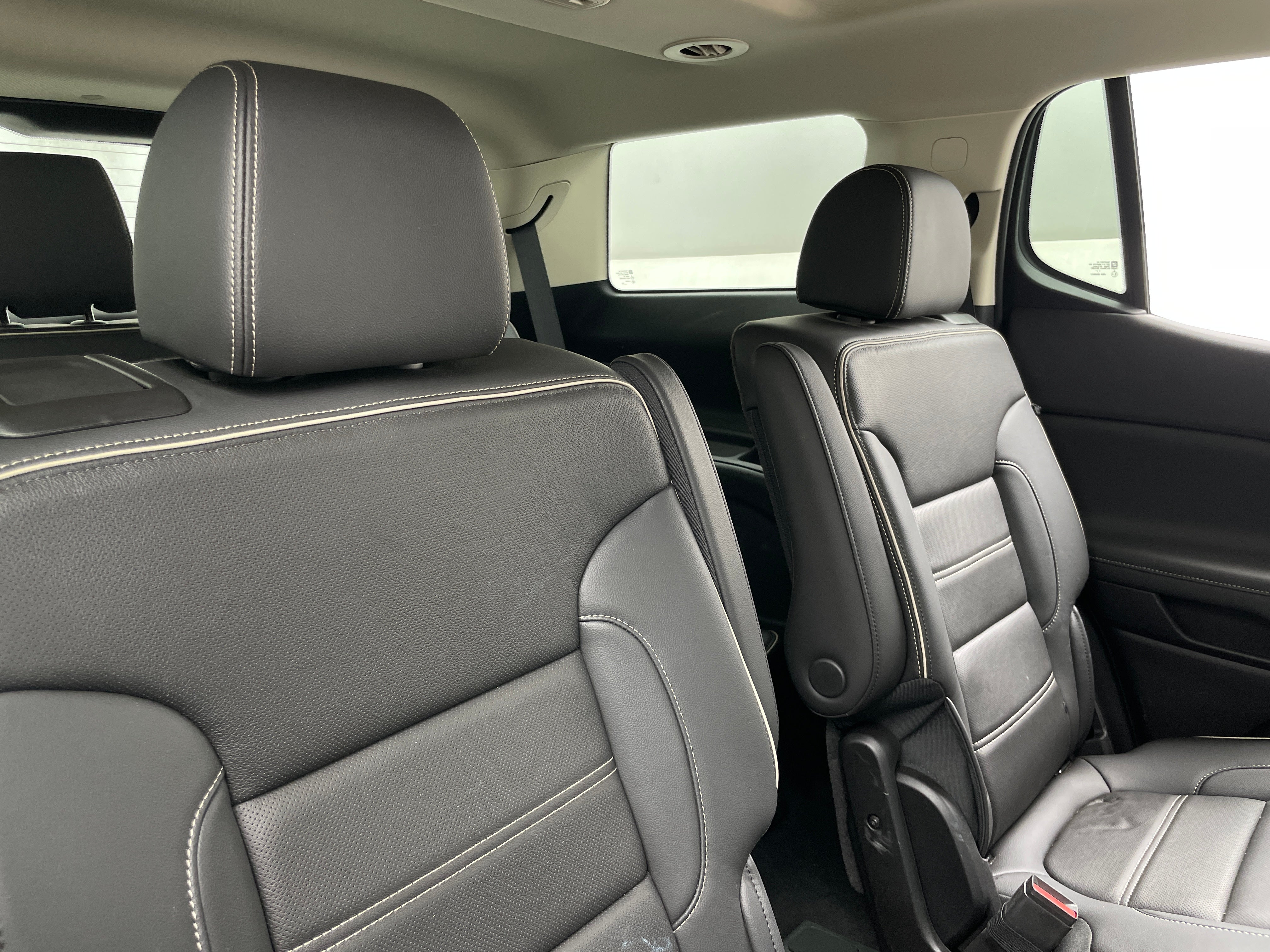 2023 GMC Acadia Denali 5