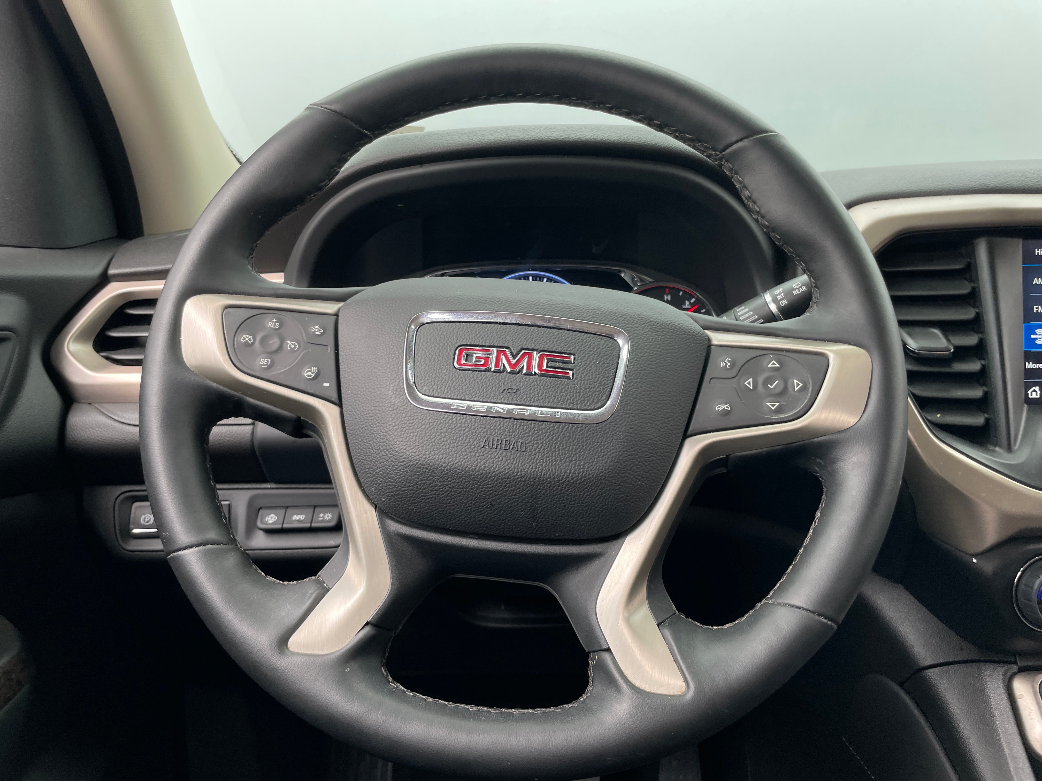2023 GMC Acadia Denali 4