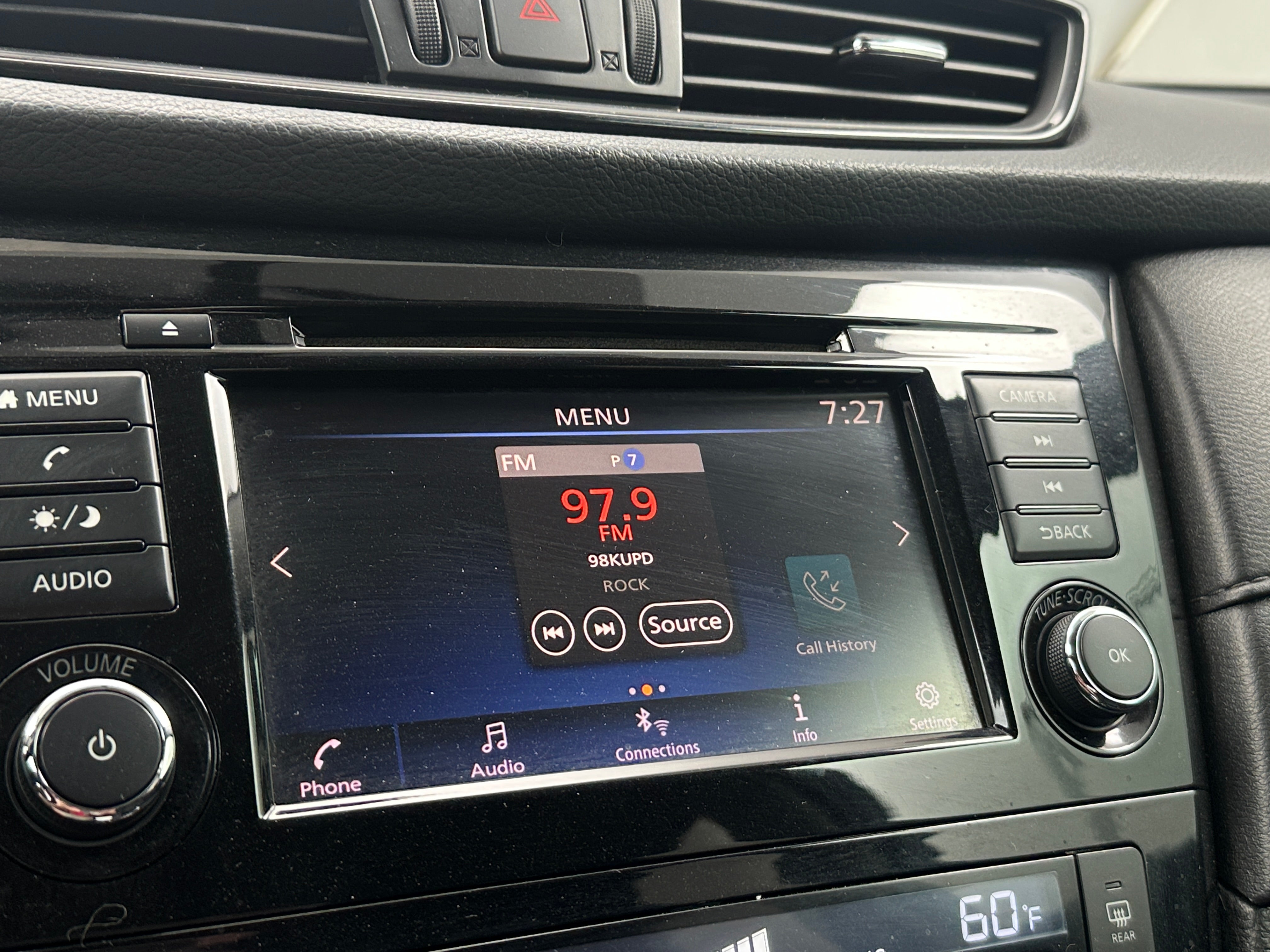2018 Nissan Rogue SV 4