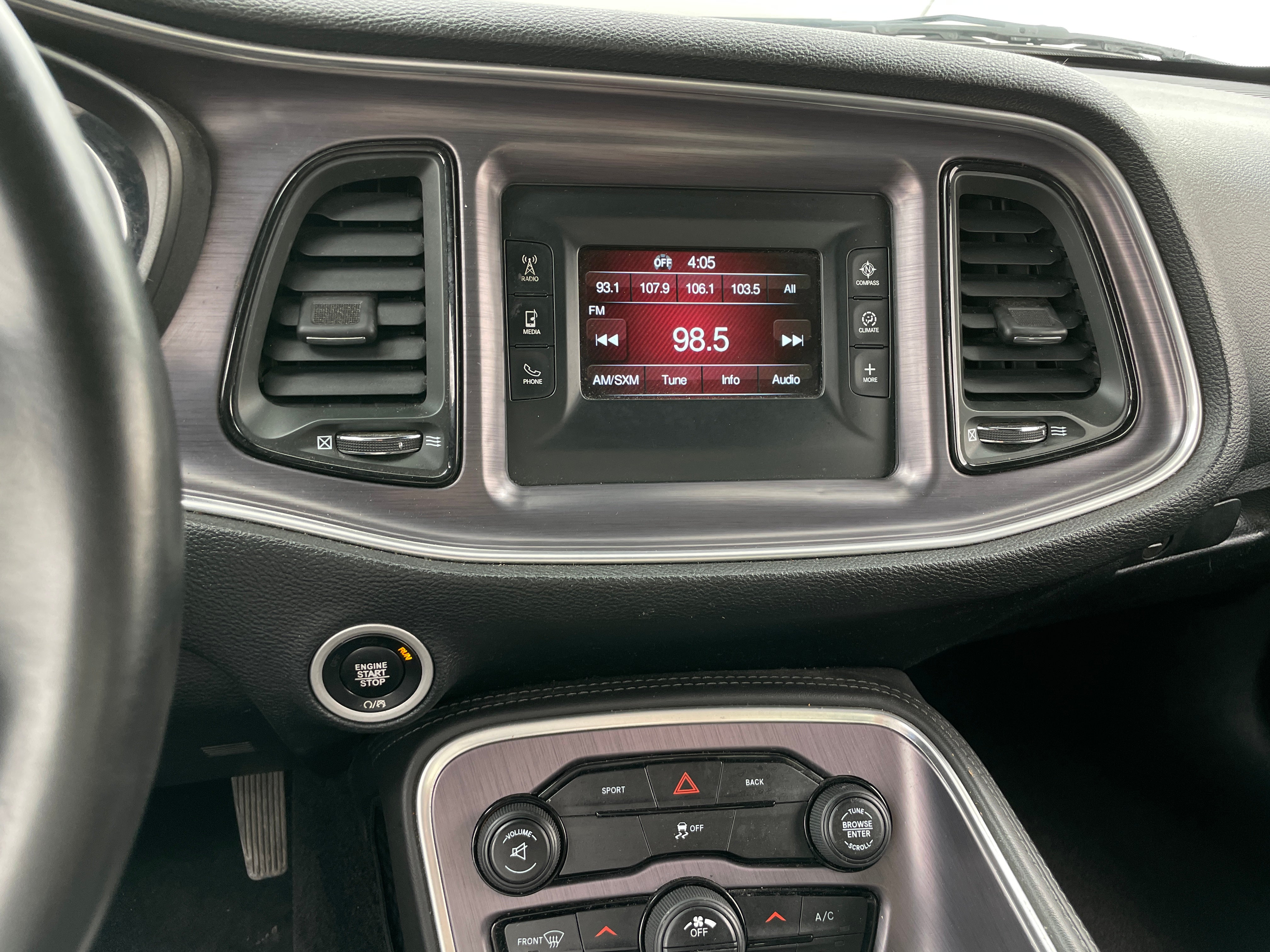 2016 Dodge Challenger SXT 3