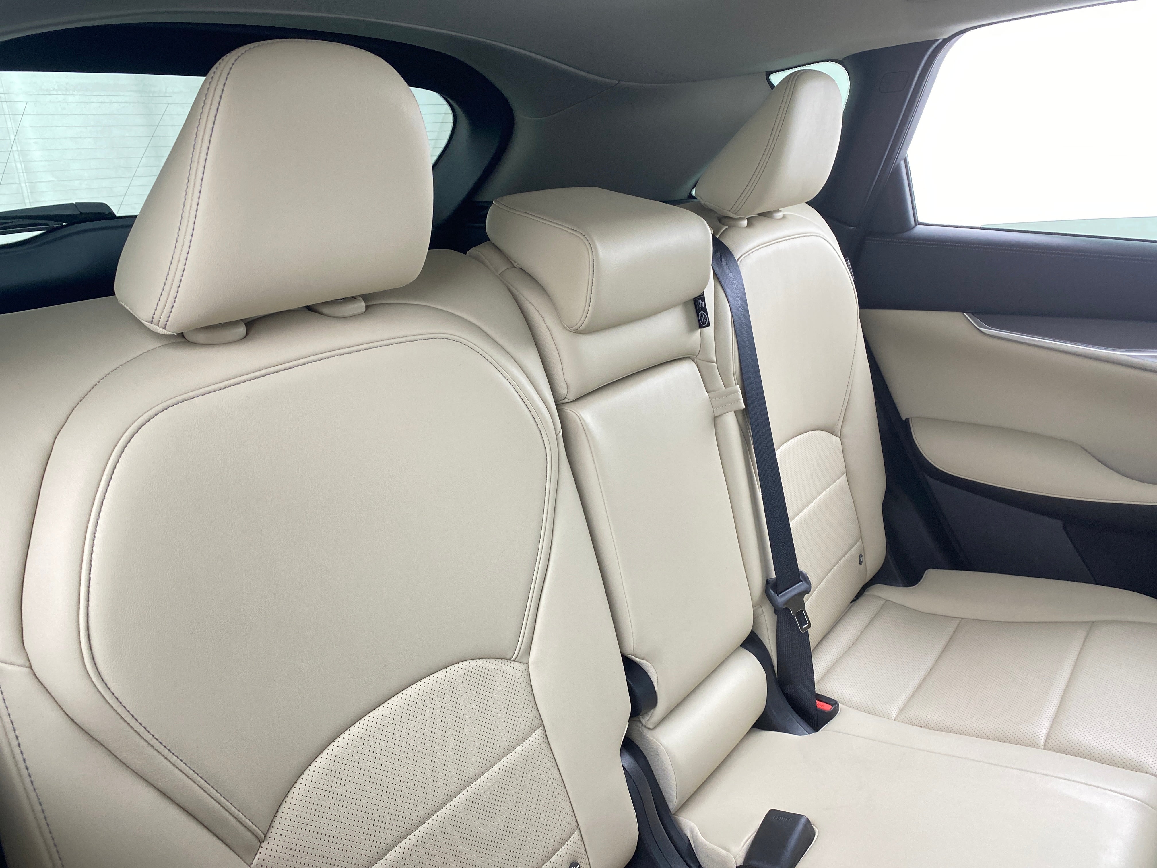 2022 INFINITI QX50 Luxe 5
