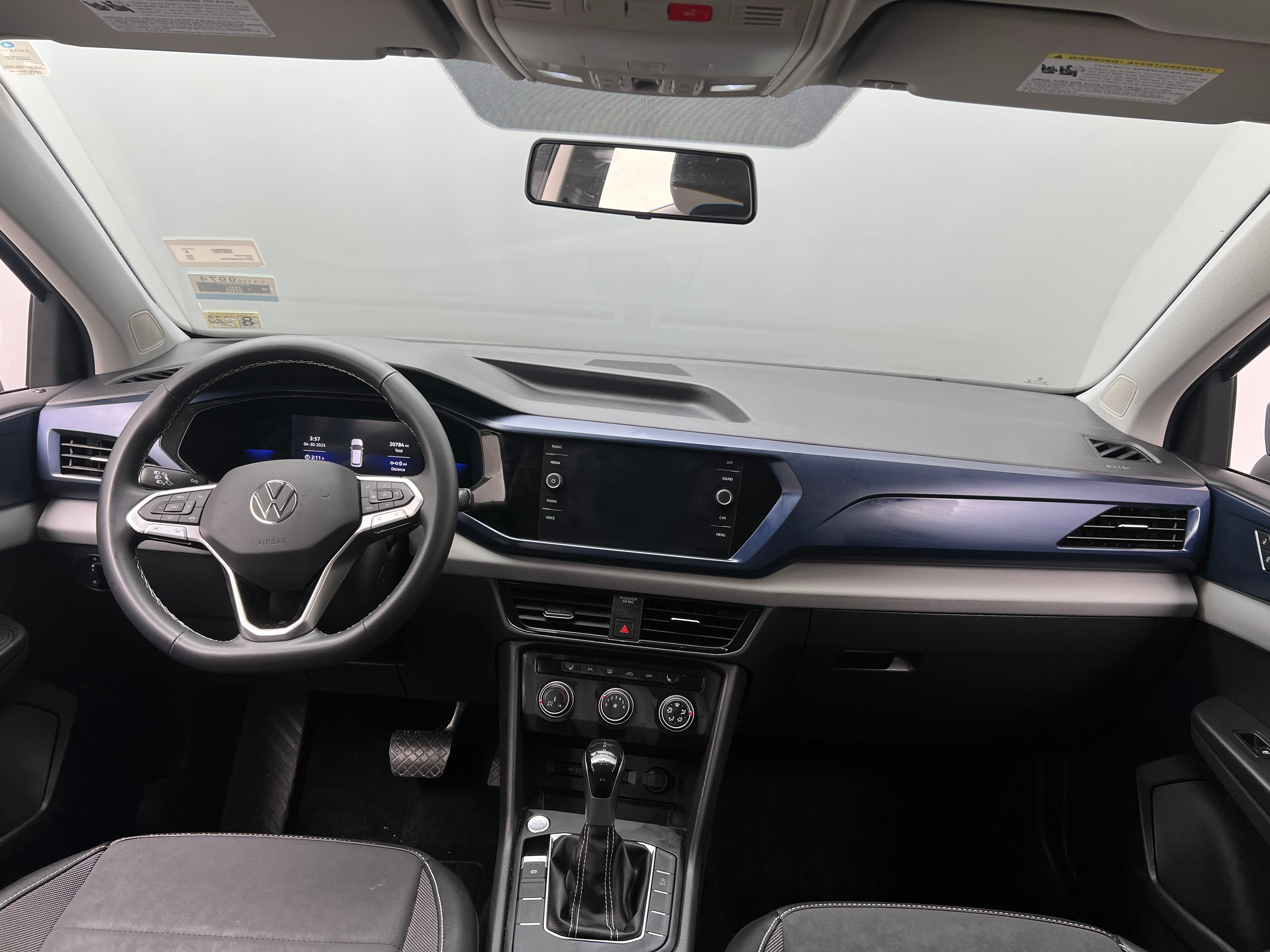 2022 Volkswagen Taos SE 2