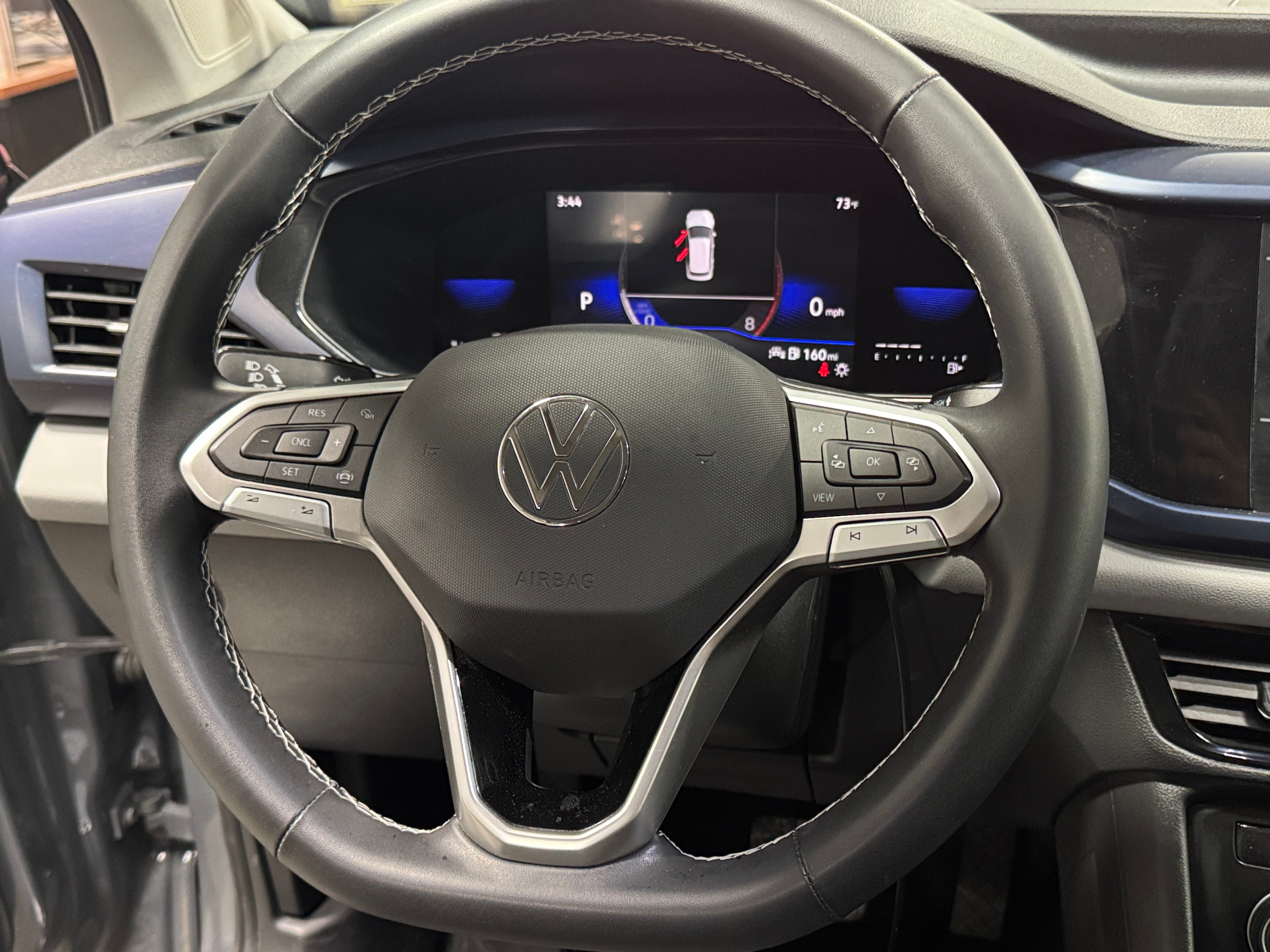 2022 Volkswagen Taos SE 4
