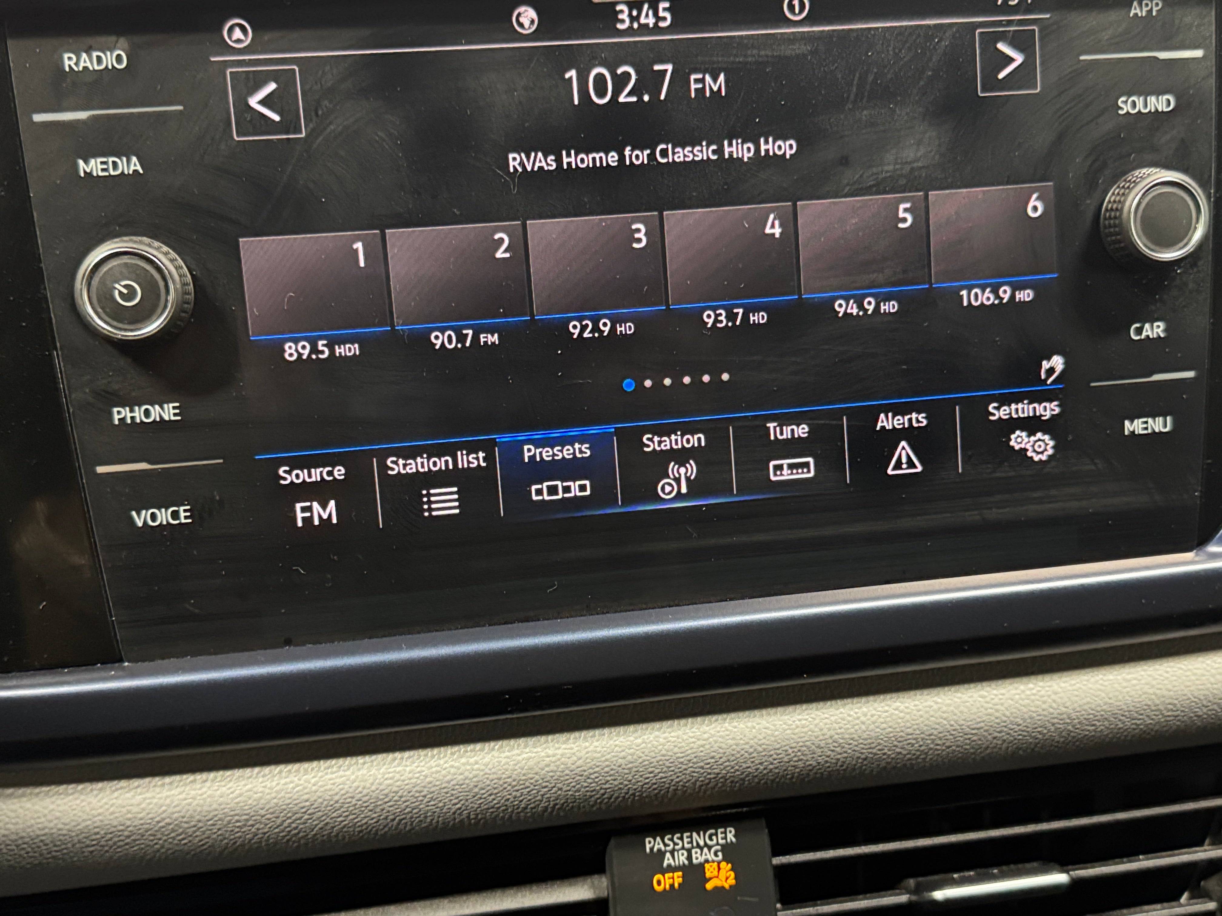 2022 Volkswagen Taos SE 3