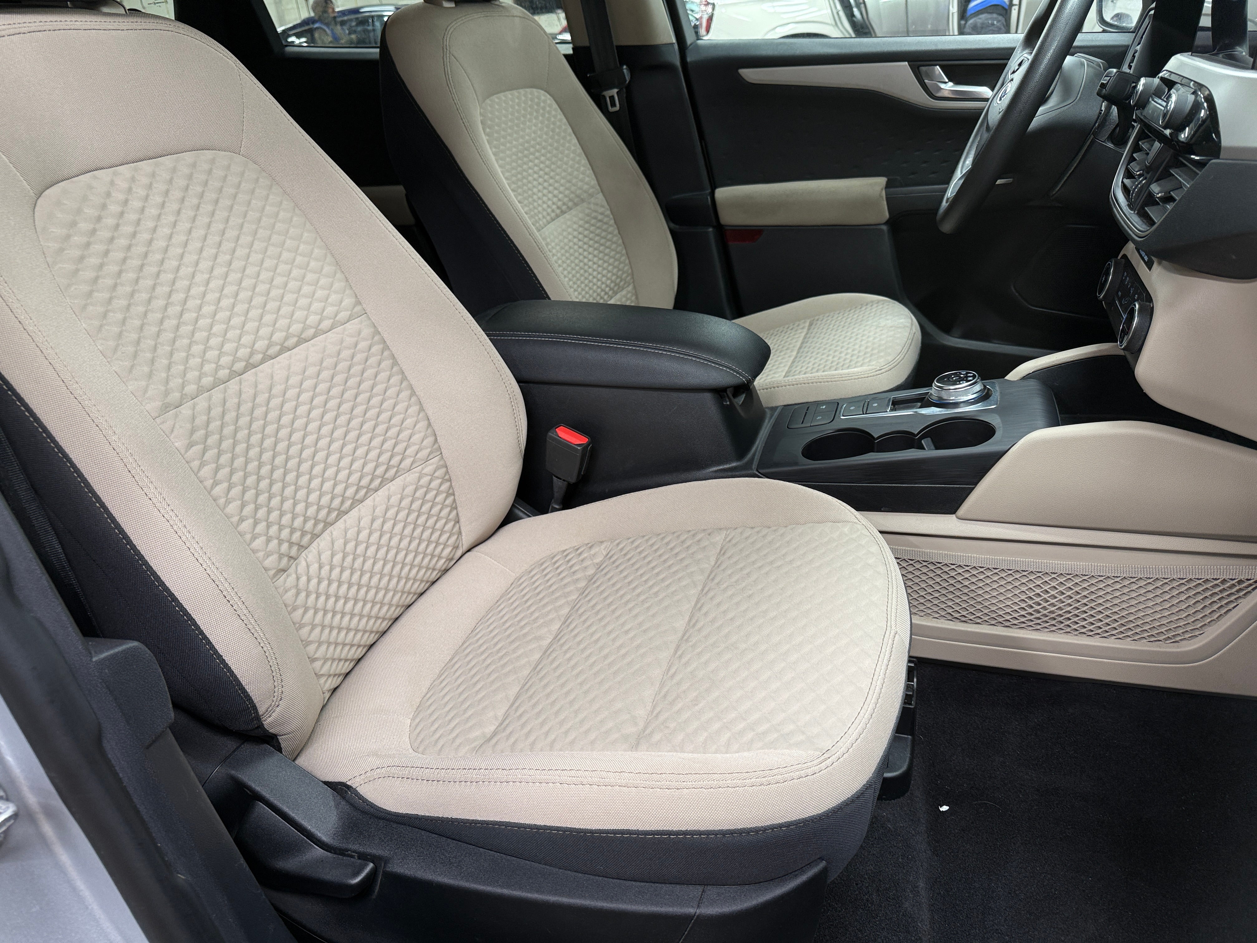 2020 Ford Escape SE 2